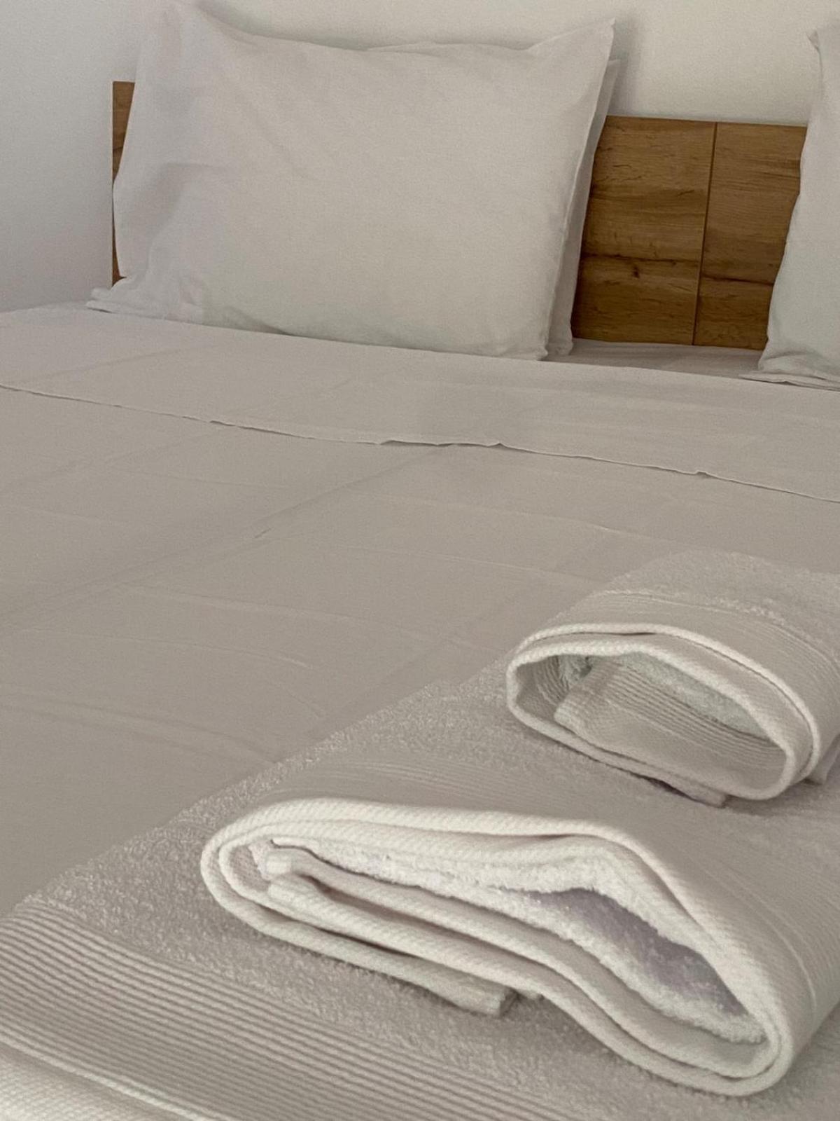 Glyfada Charm, Cozy & Warm with private parking