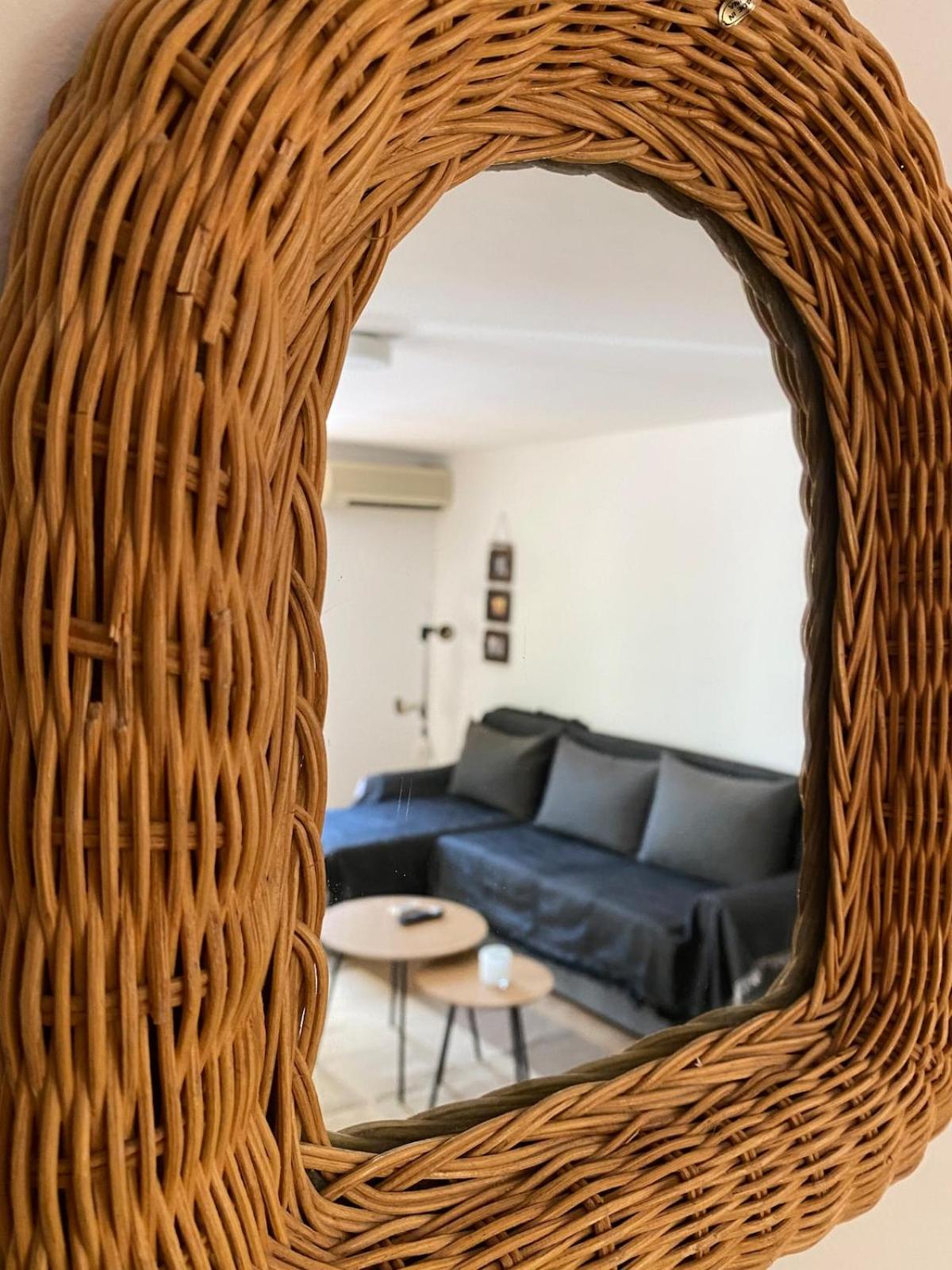 Glyfada Charm, Cozy & Warm with private parking