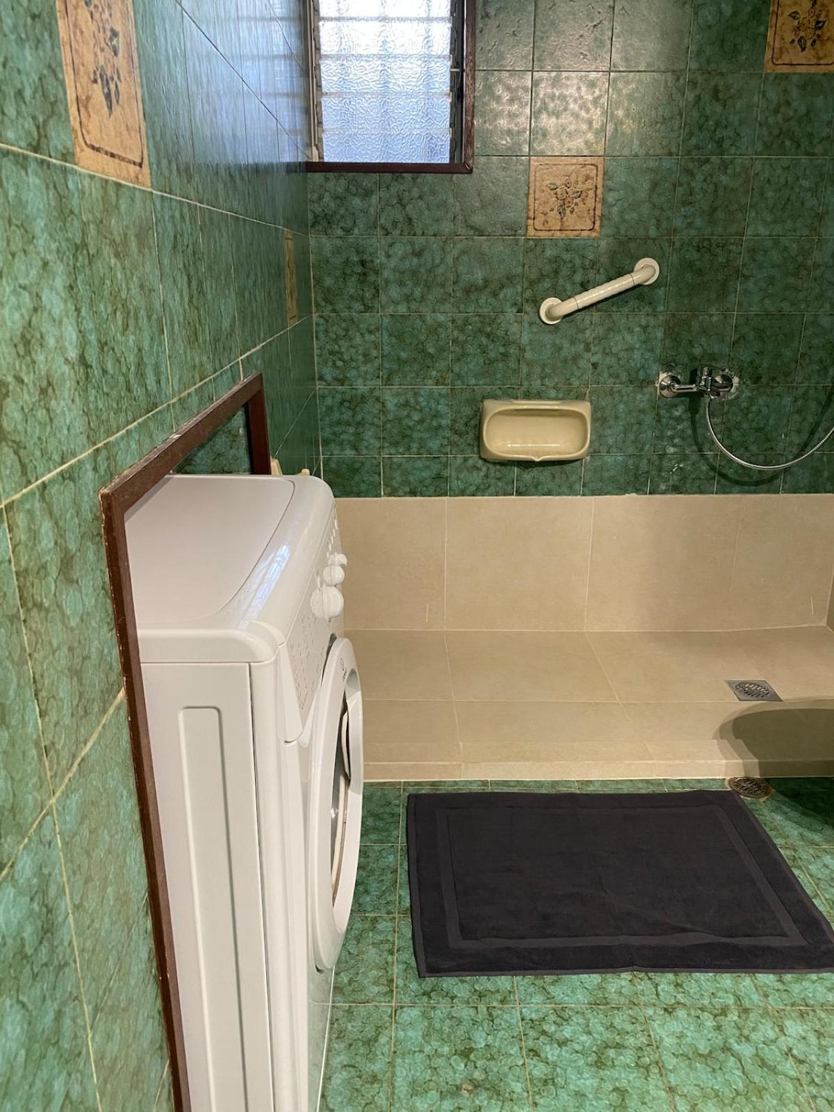 Glyfada Charm, Cozy & Warm with private parking