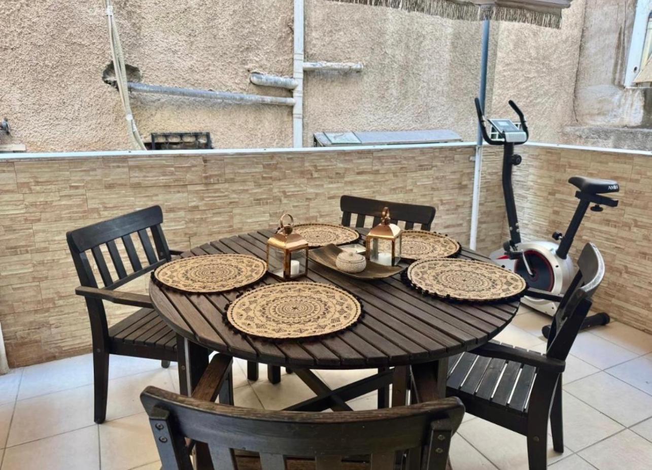 Marina Zeas Spacious Two Bedroom Apartment