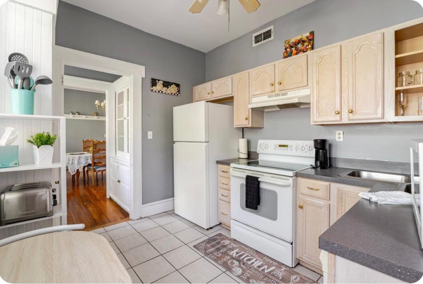 The Duval Den Getaway 2BR near Stadium!