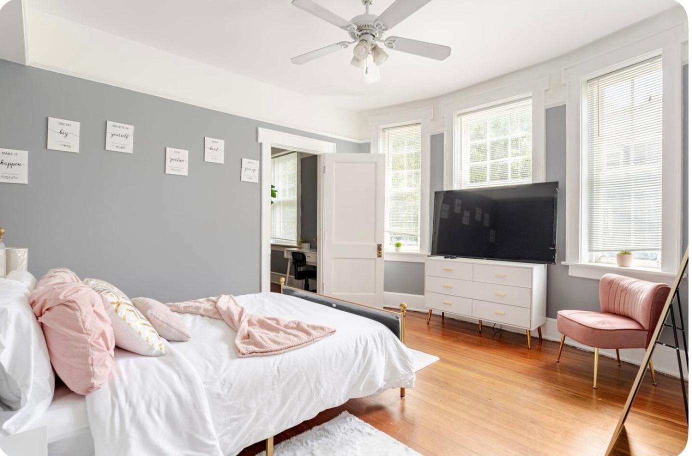 The Duval Den Getaway 2BR near Stadium!