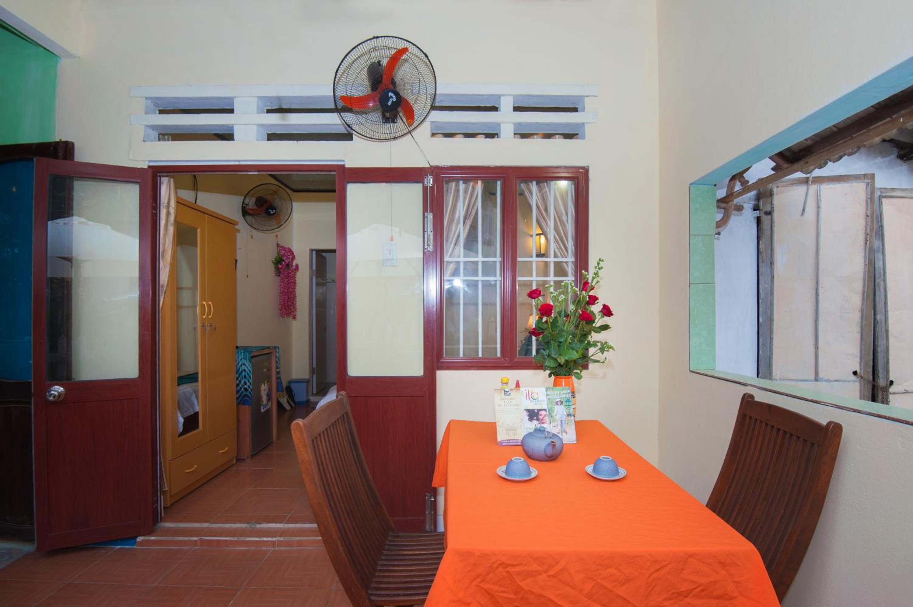 Bougain Villeas Homestay