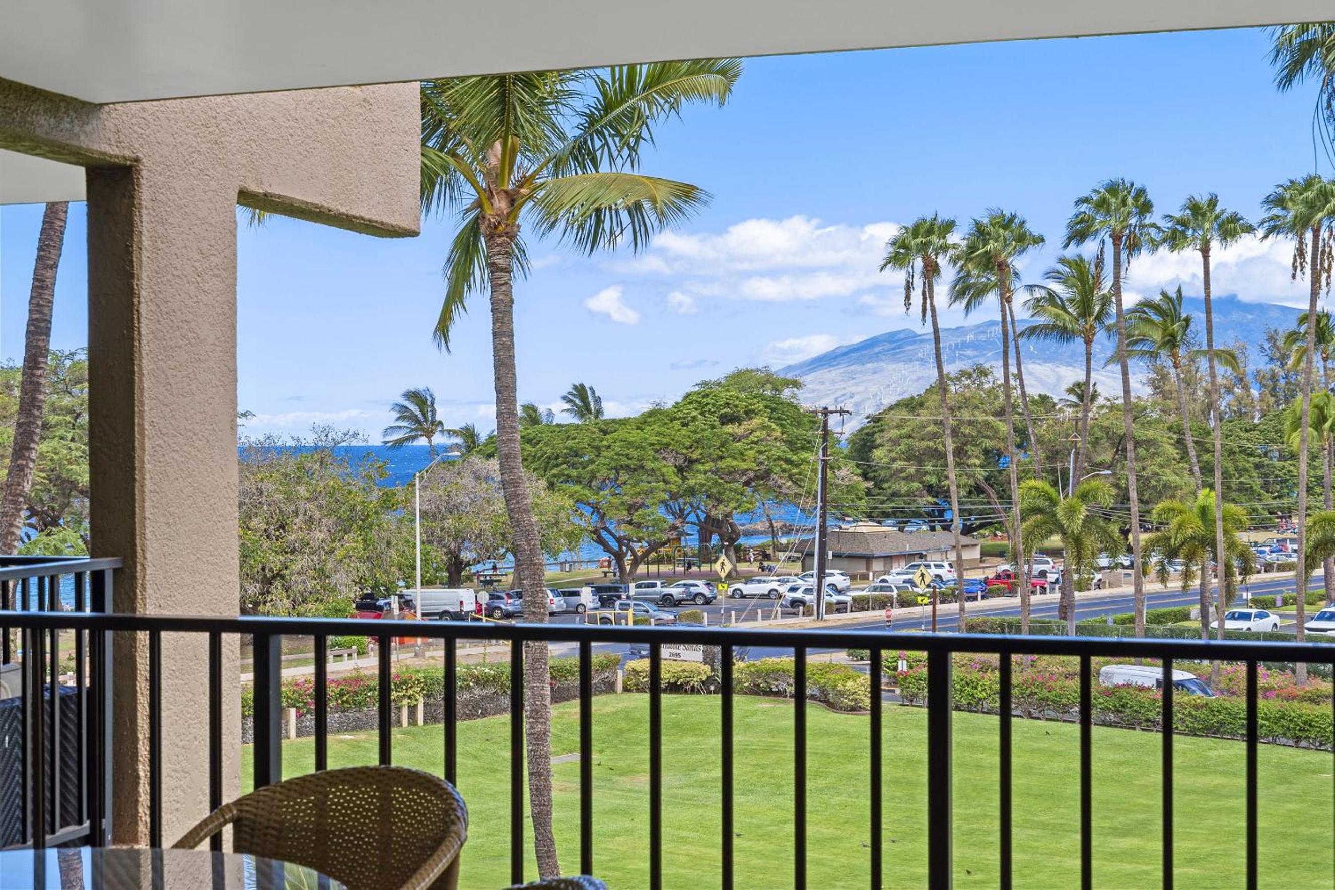Kamaole Sands 10-307, Ocean View, Large Lanai, Twin Murphy Beds, Split-AC, Wi-Fi