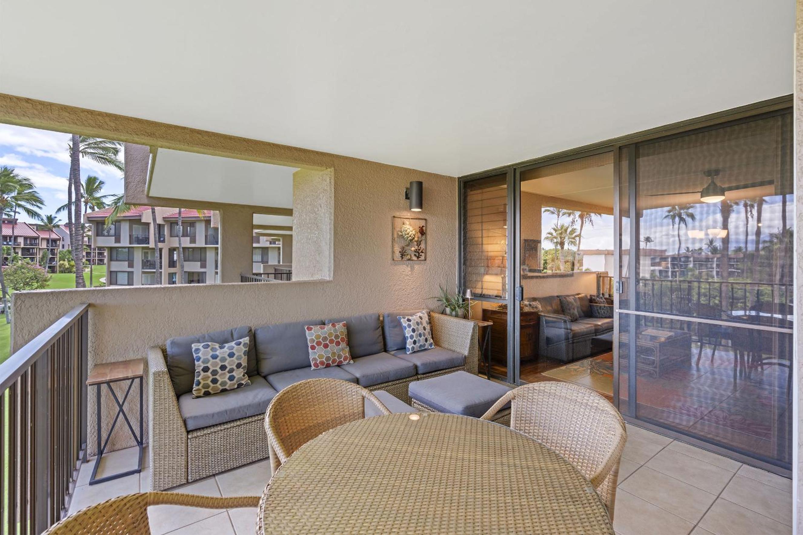Kamaole Sands 10-307, Ocean View, Large Lanai, Twin Murphy Beds, Split-AC, Wi-Fi