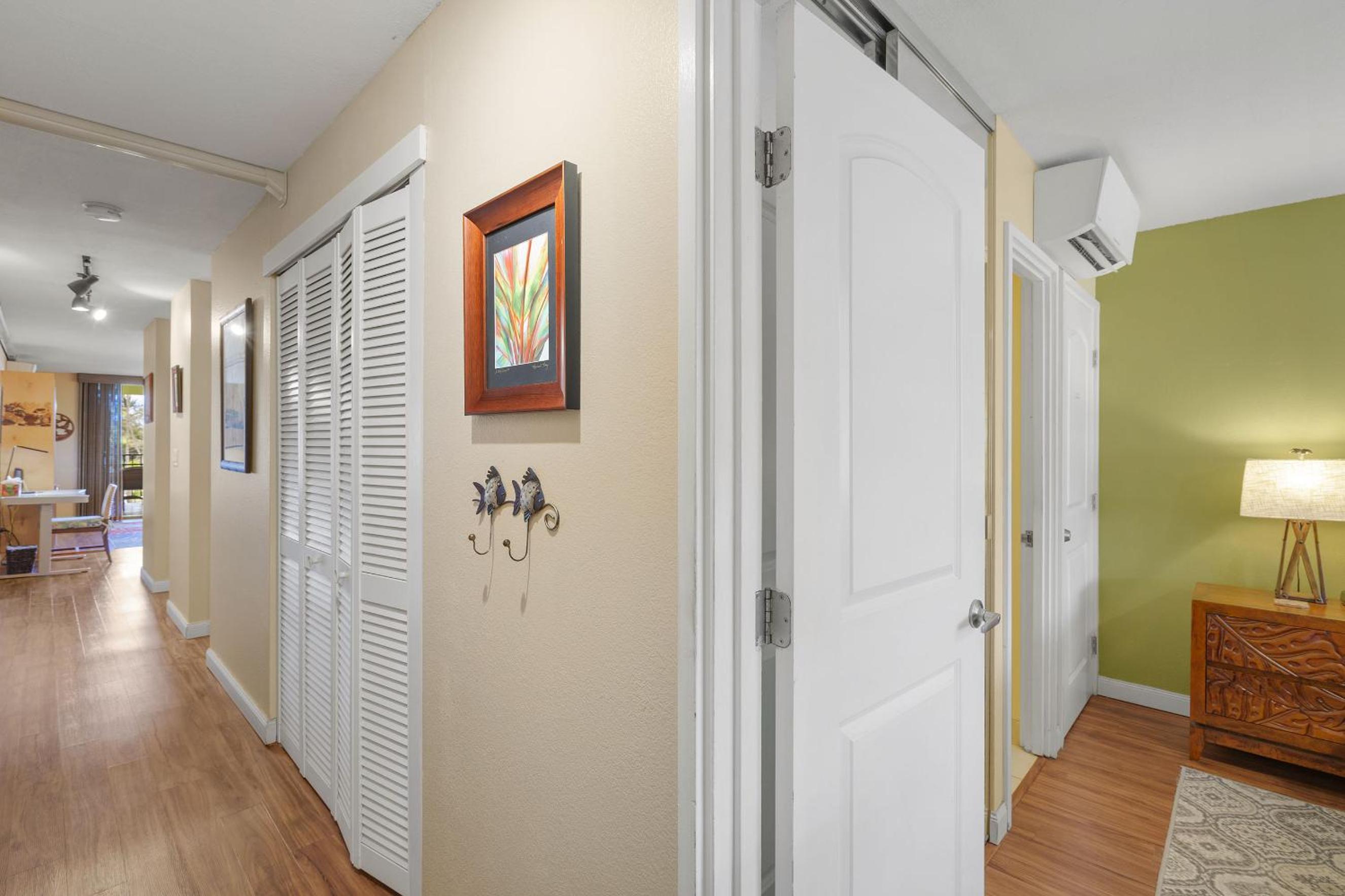 Kamaole Sands 10-307, Ocean View, Large Lanai, Twin Murphy Beds, Split-AC, Wi-Fi