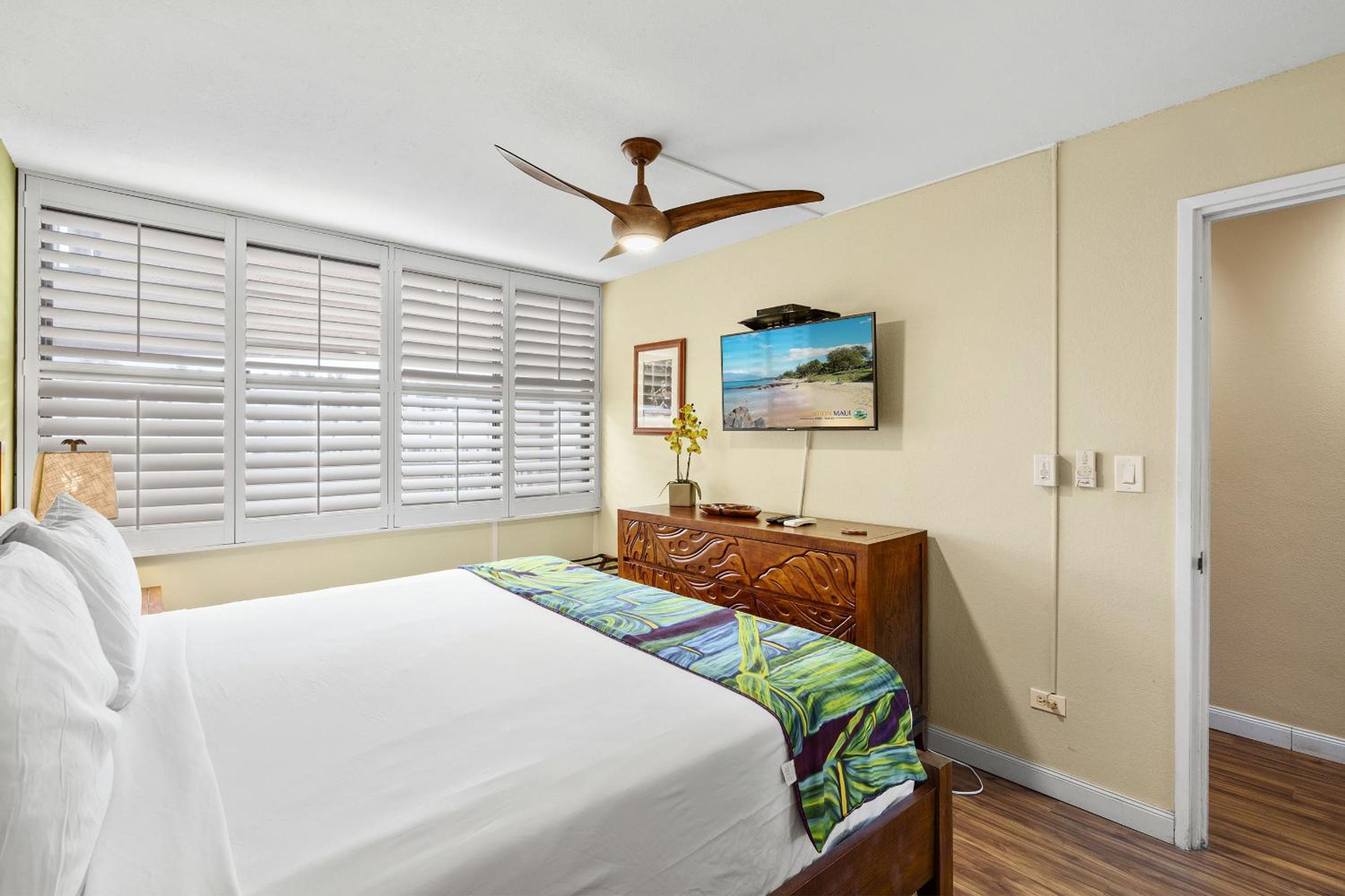 Kamaole Sands 10-307, Ocean View, Large Lanai, Twin Murphy Beds, Split-AC, Wi-Fi