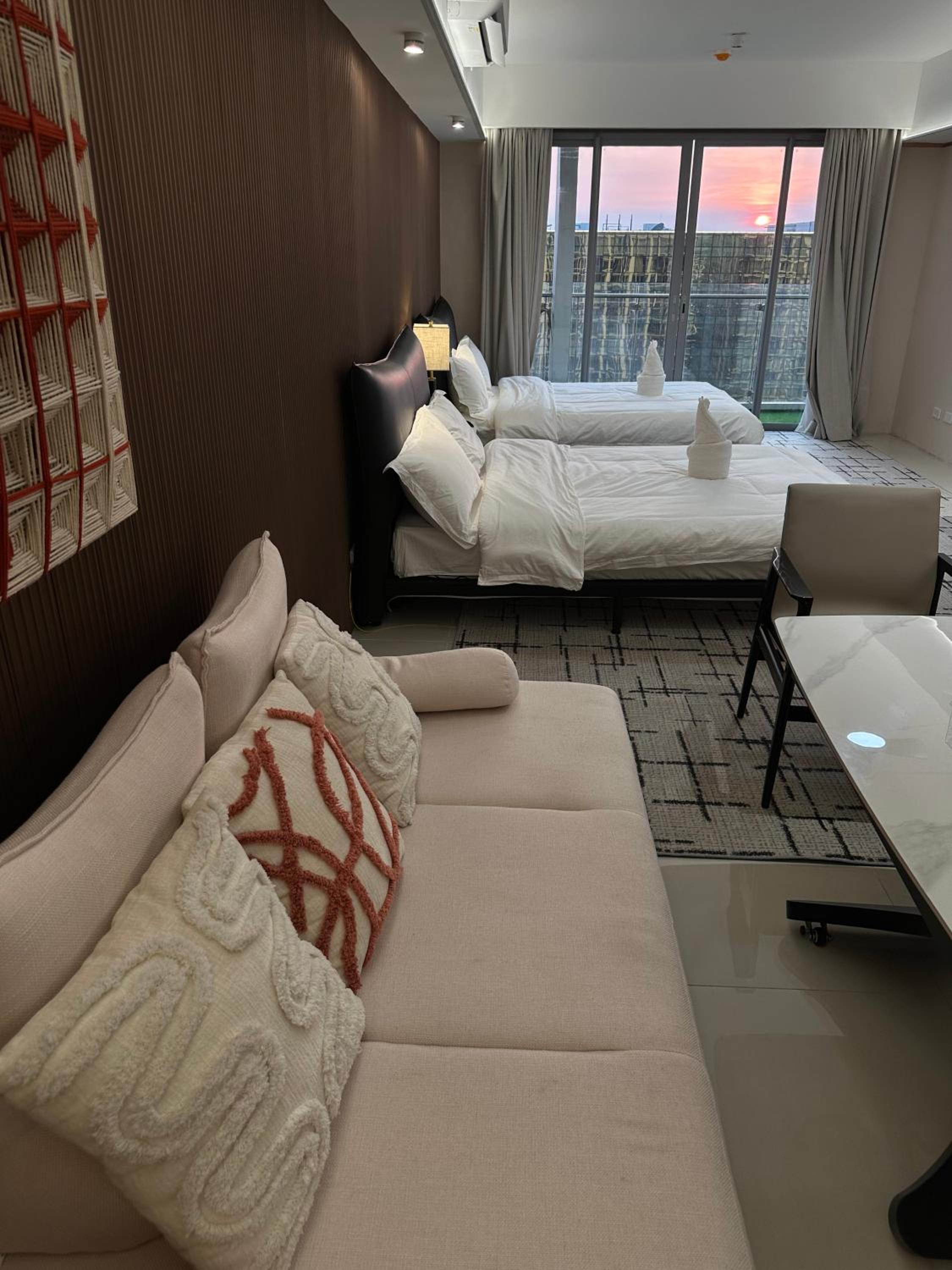 Spacious Unit & High-Floor Hotel near City of Dreams, Airport, Okada, and Solaire Casino