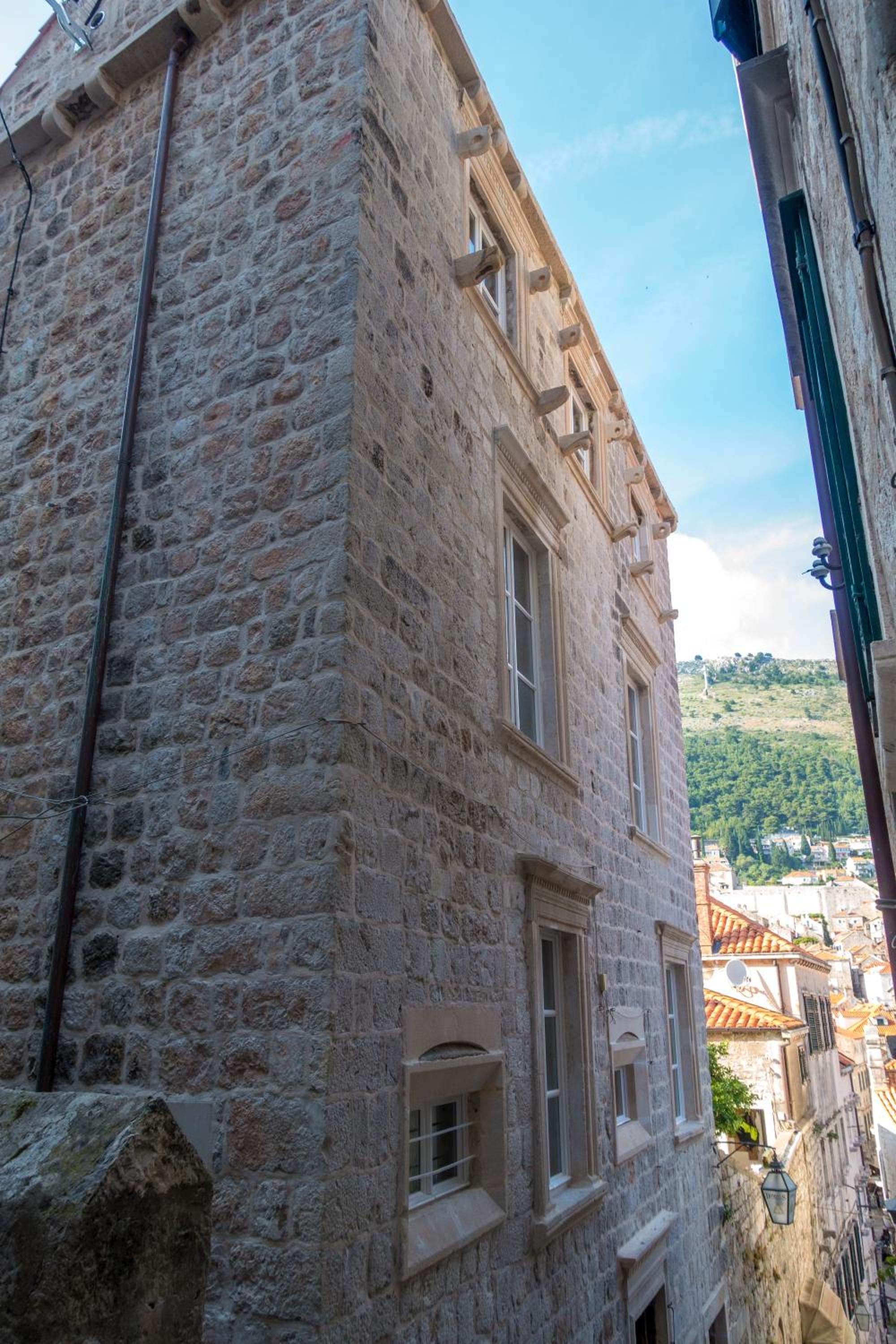 Dominus Little Palace