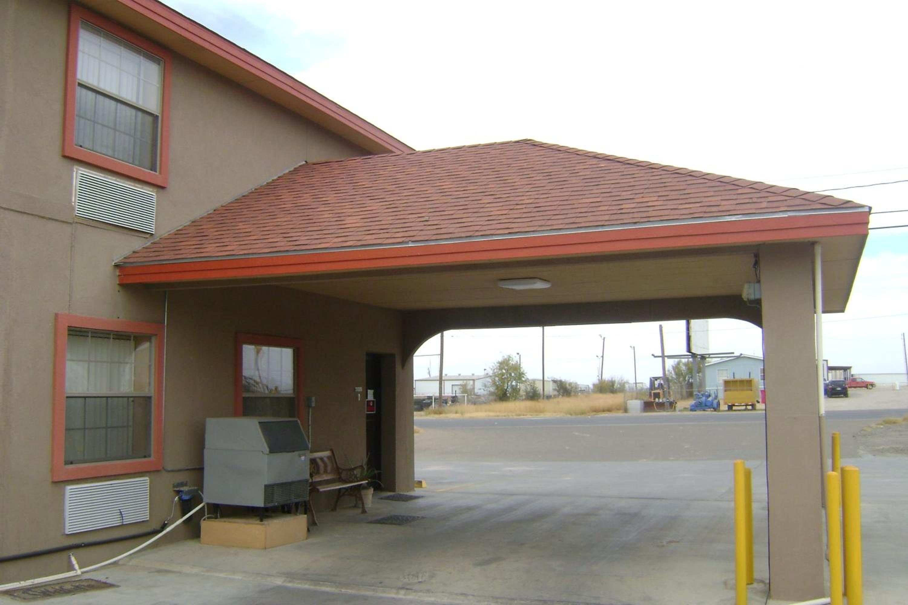 Eagle Pass Vacations - Camino Real Hotel - Property Image 9