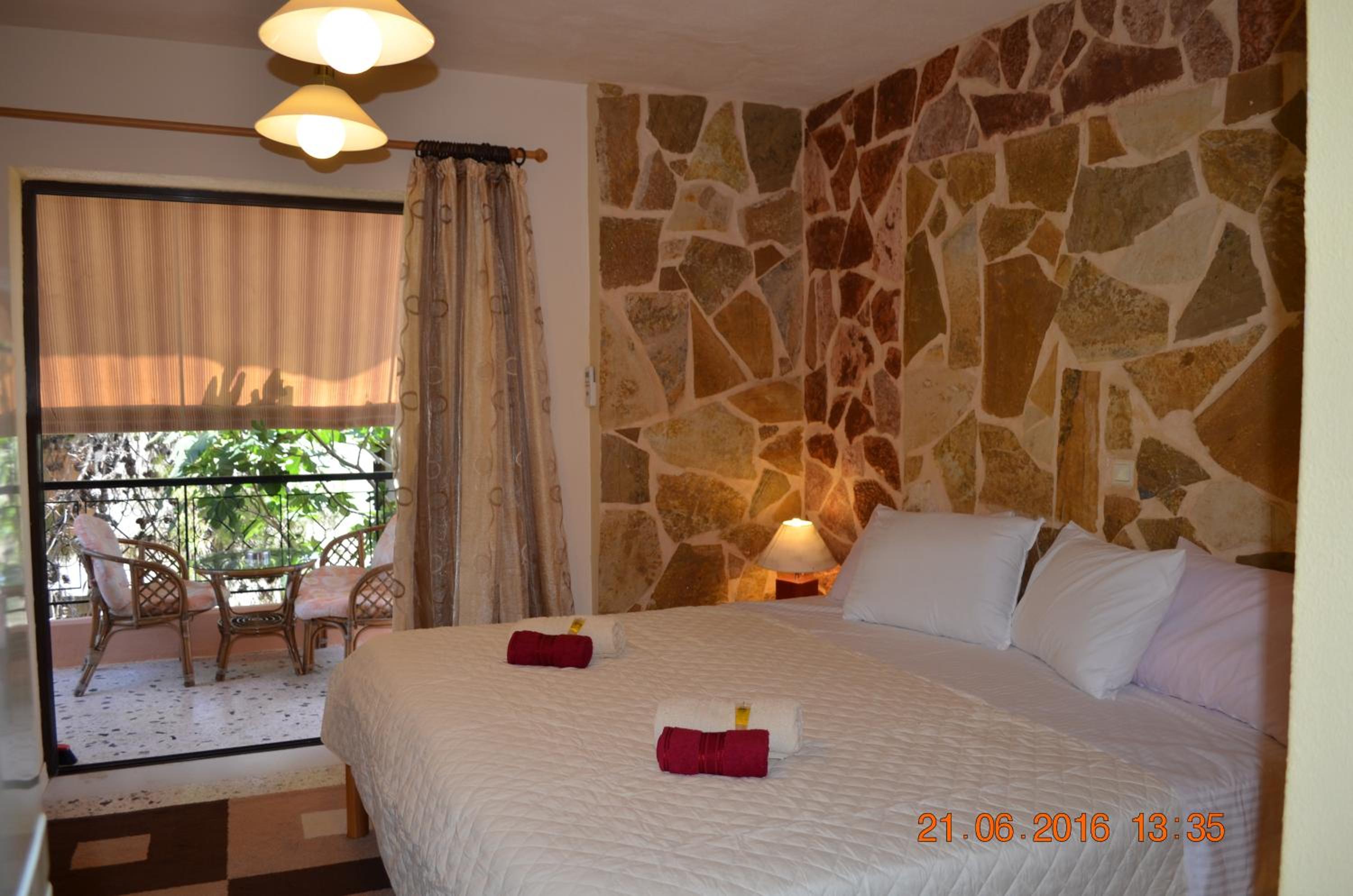 Apartments Zoumperi