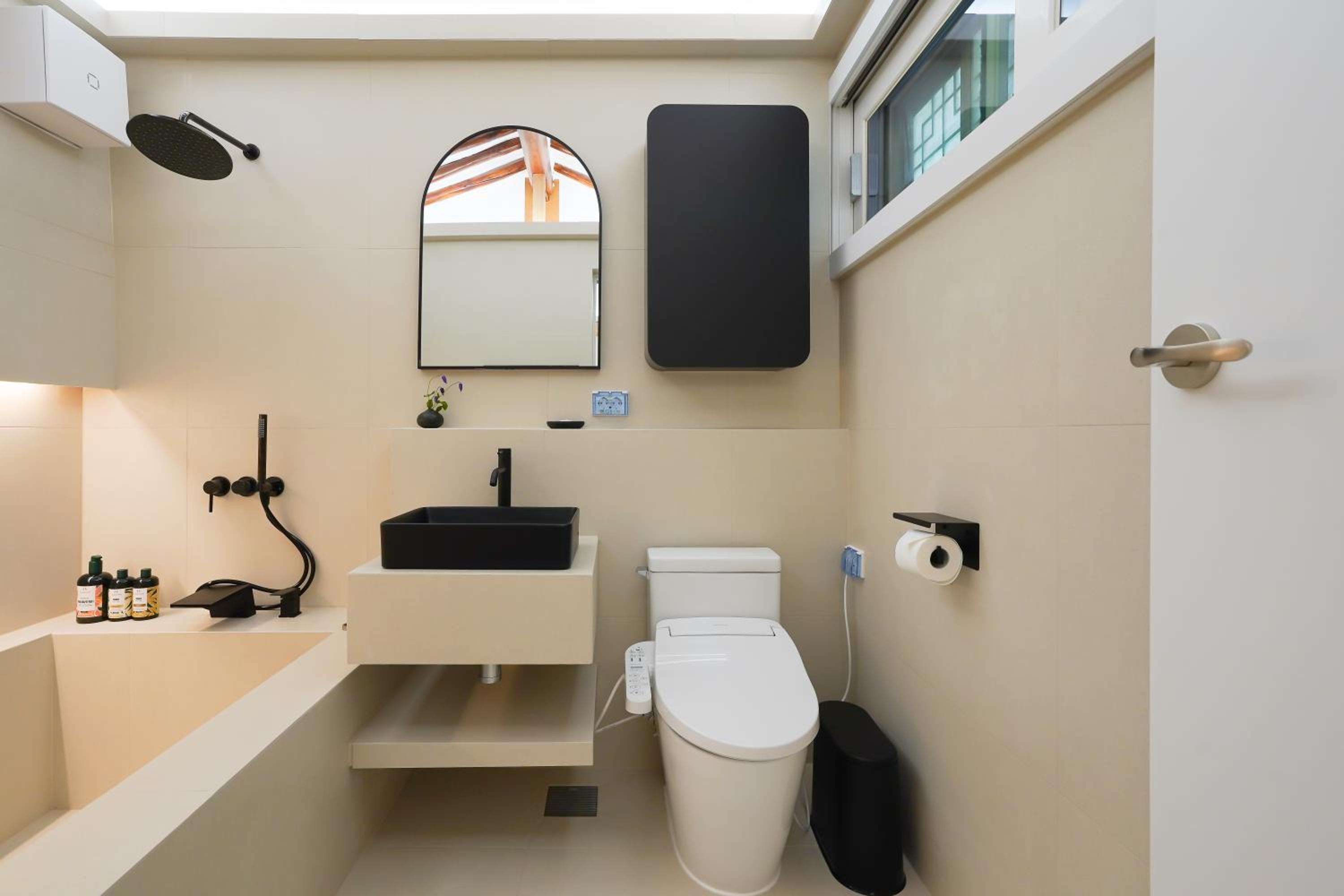 Seoul premium hanok StayDalmaji