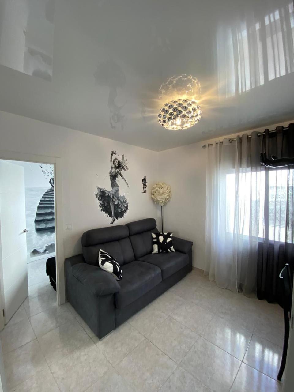 Modern Art apartment by the sea Playa del Espejo