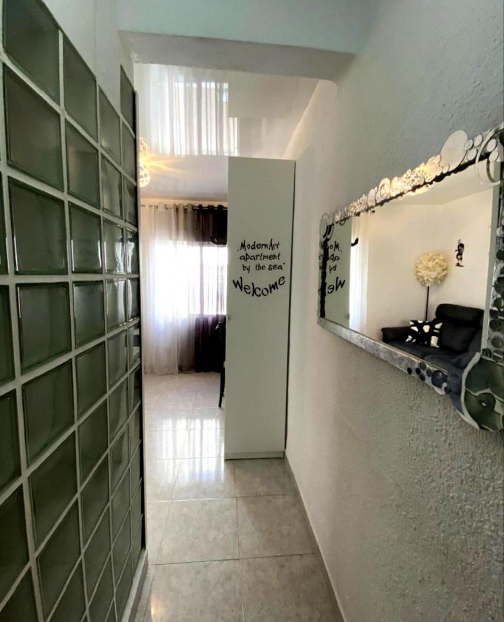 Modern Art apartment by the sea Playa del Espejo