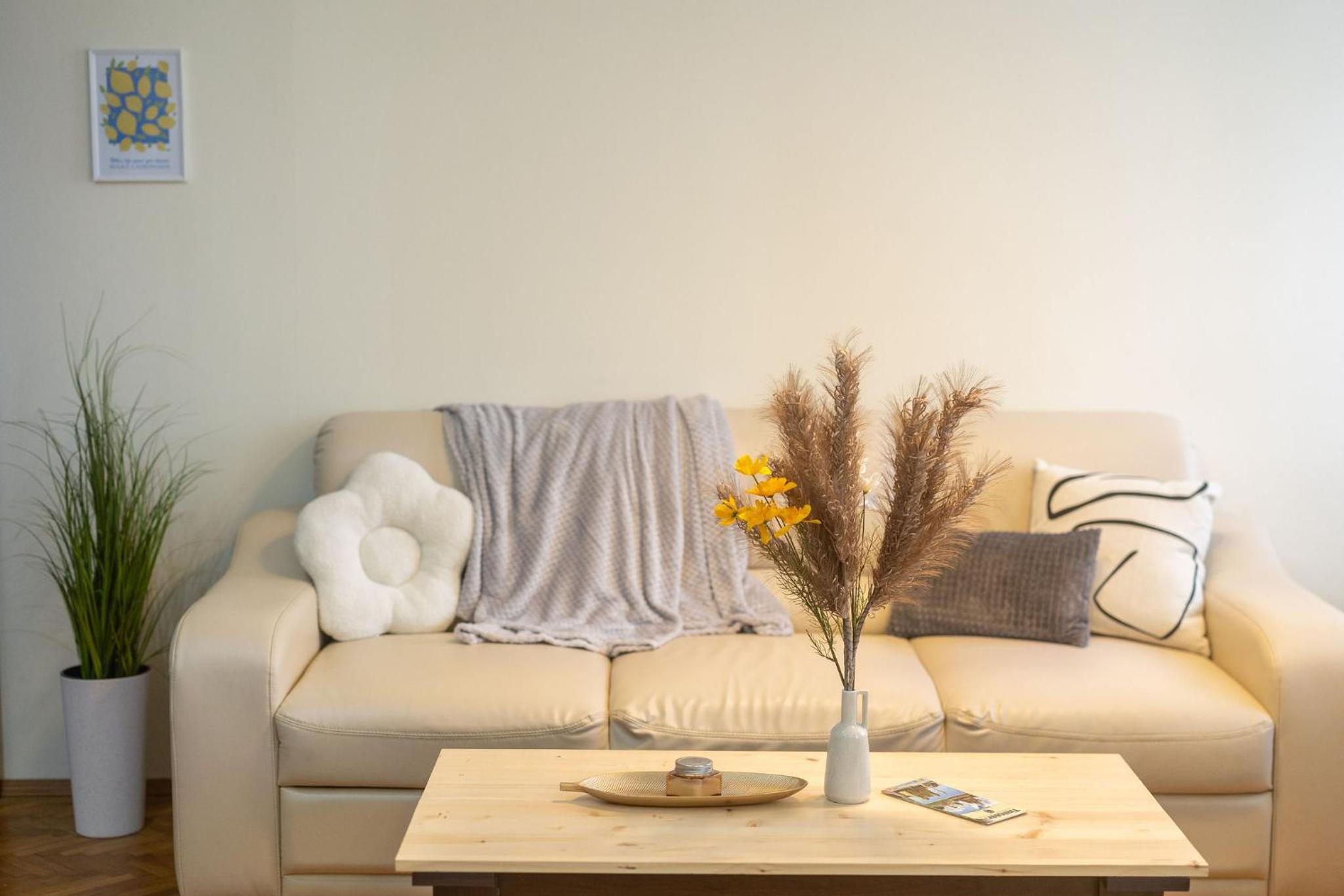 Designer Apartment with City Views - Prime Central Location