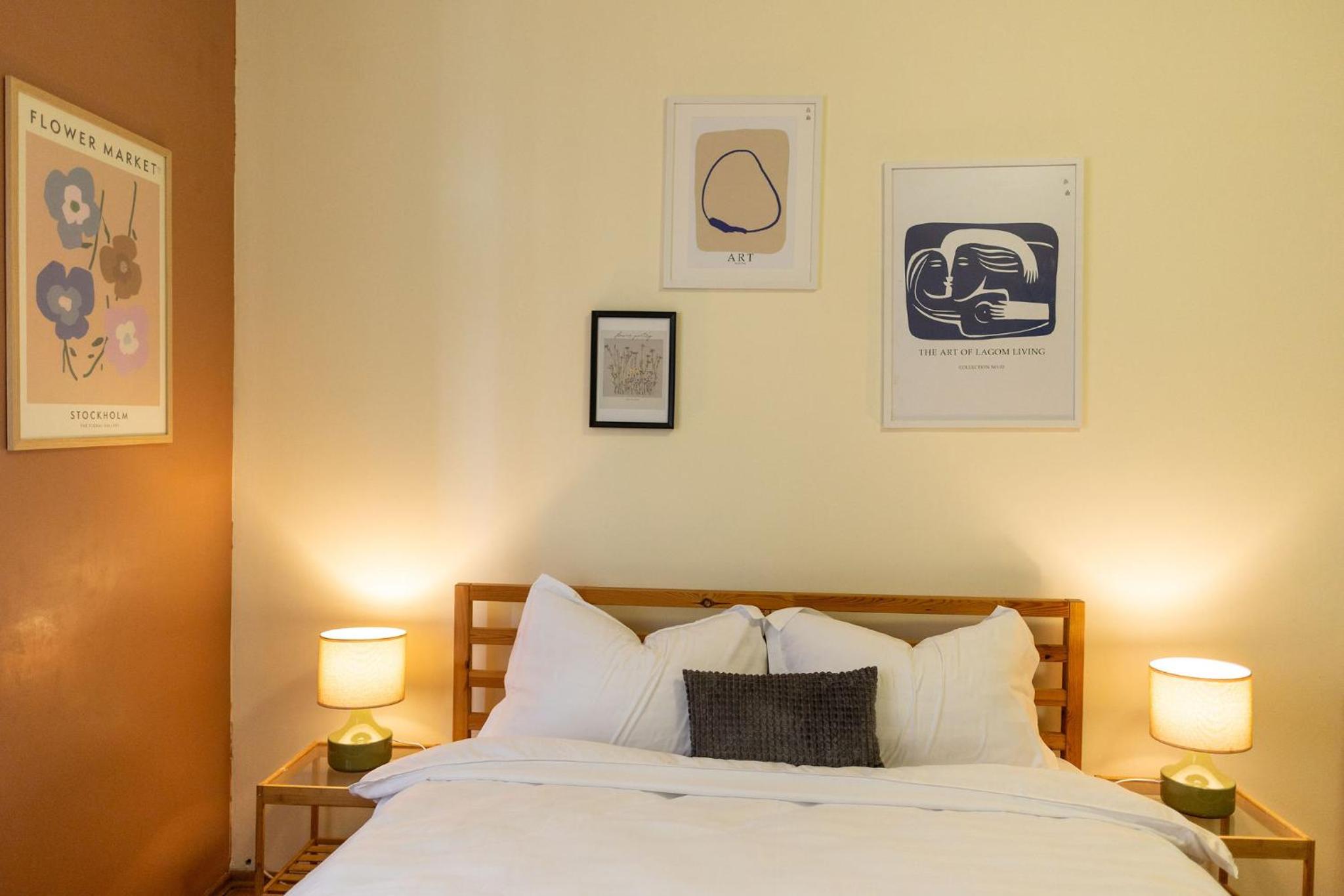 Designer Apartment with City Views - Prime Central Location
