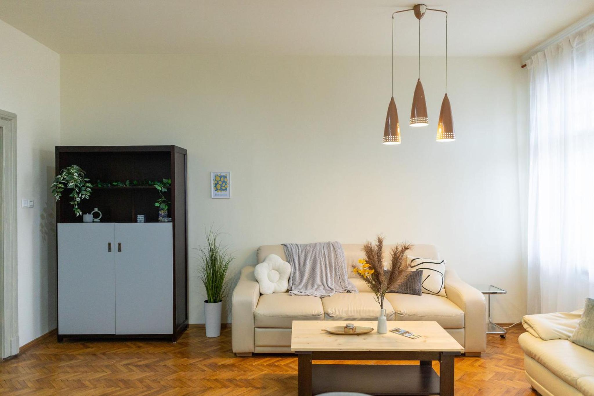 Designer Apartment with City Views - Prime Central Location