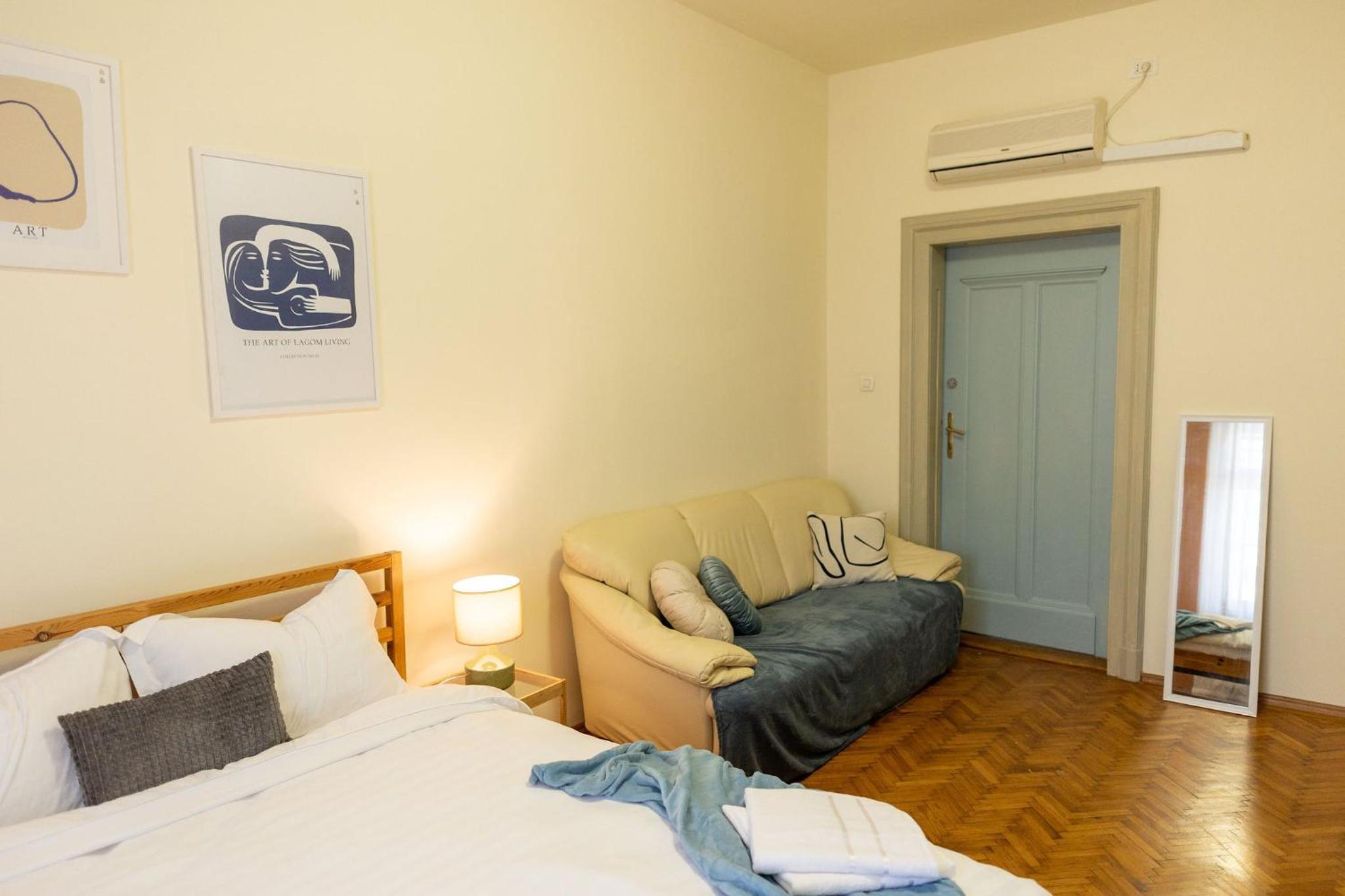 Designer Apartment with City Views - Prime Central Location