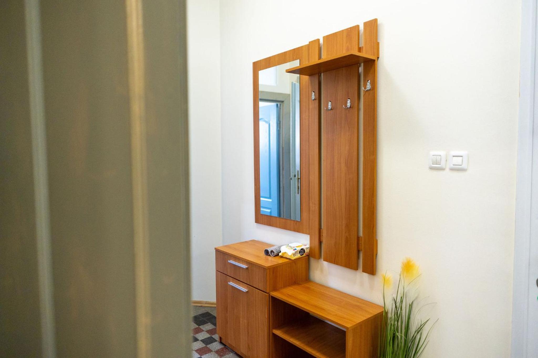Designer Apartment with City Views - Prime Central Location