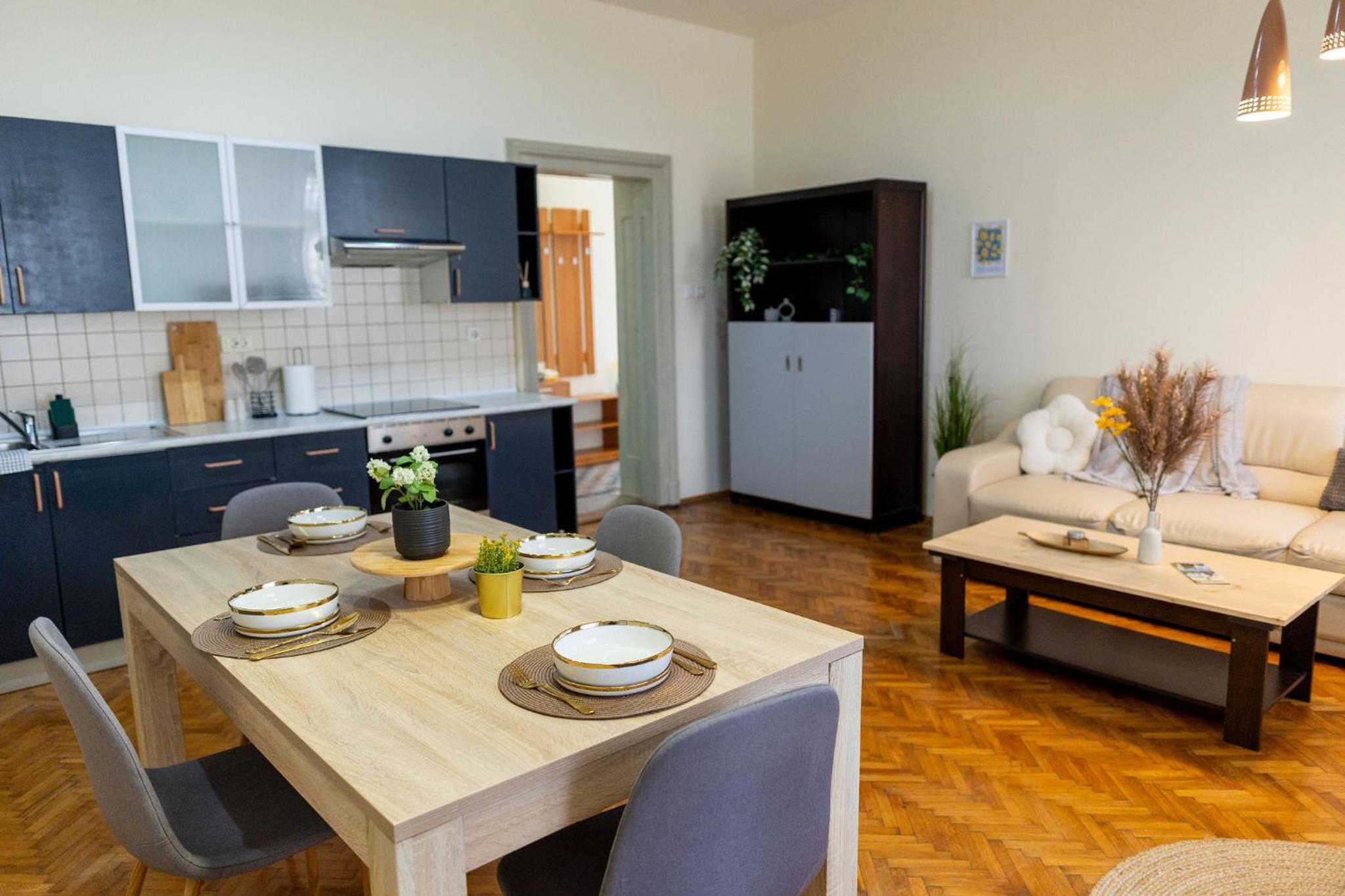 Designer Apartment with City Views - Prime Central Location