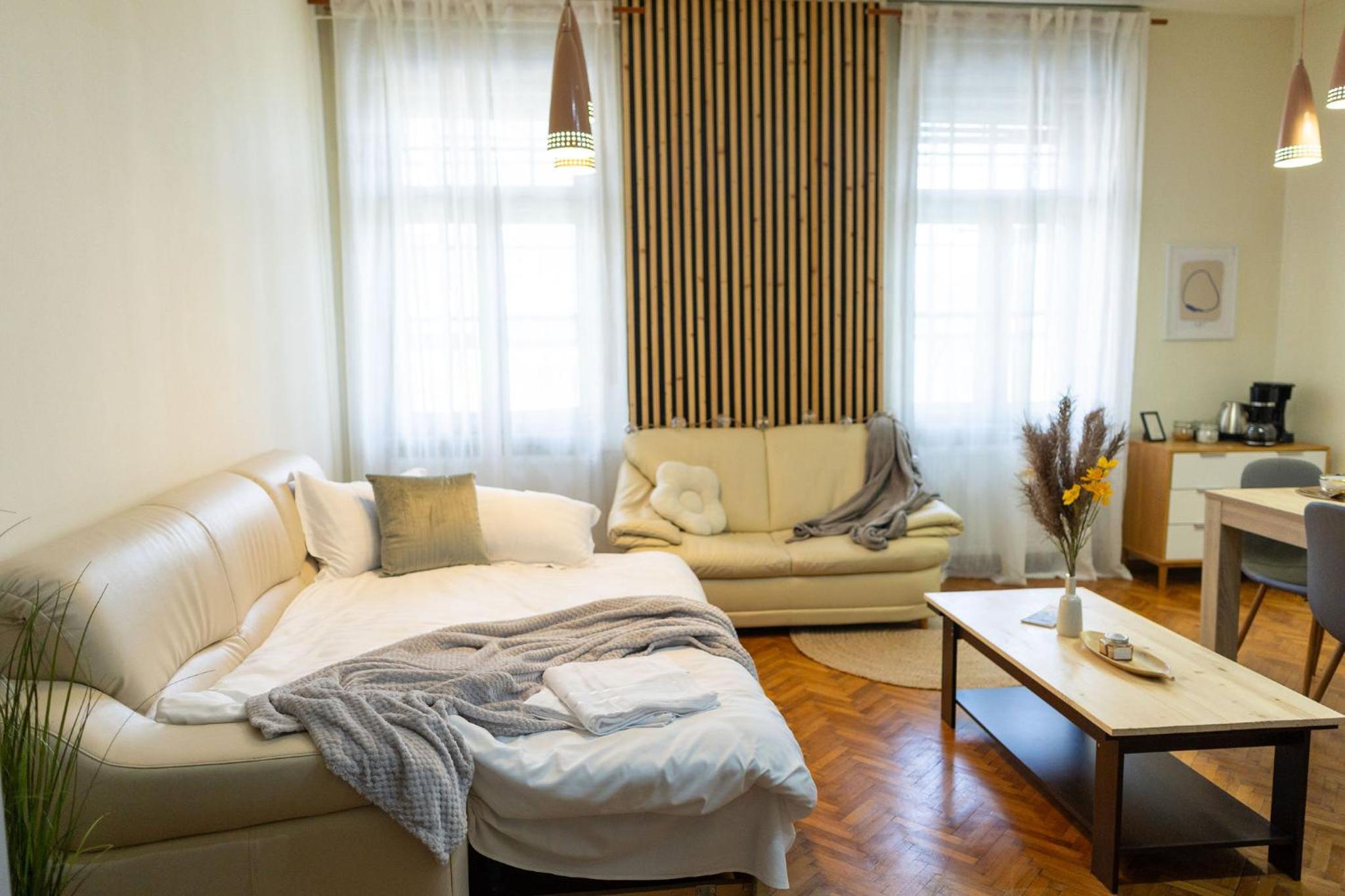 Designer Apartment with City Views - Prime Central Location