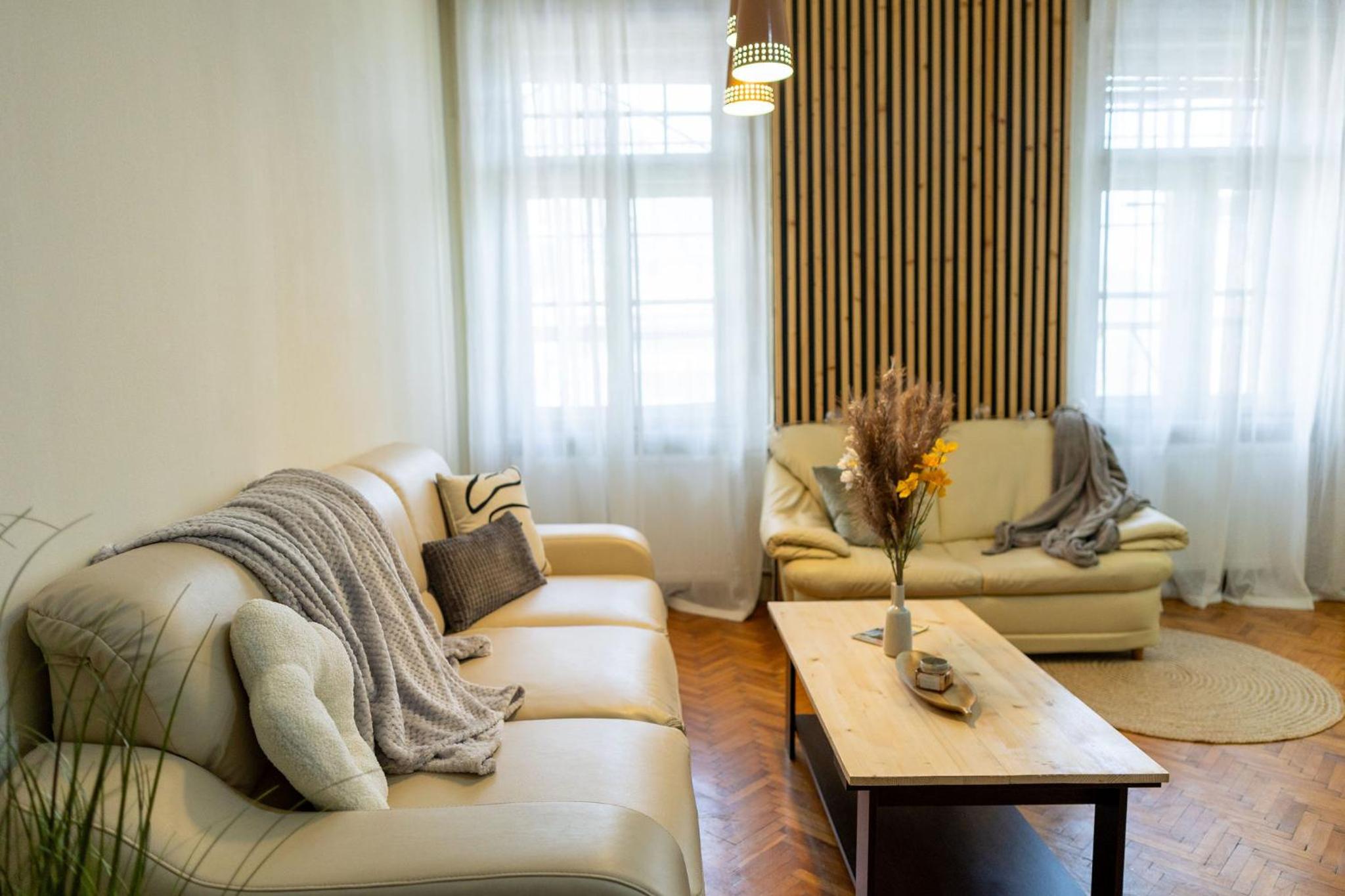 Designer Apartment with City Views - Prime Central Location