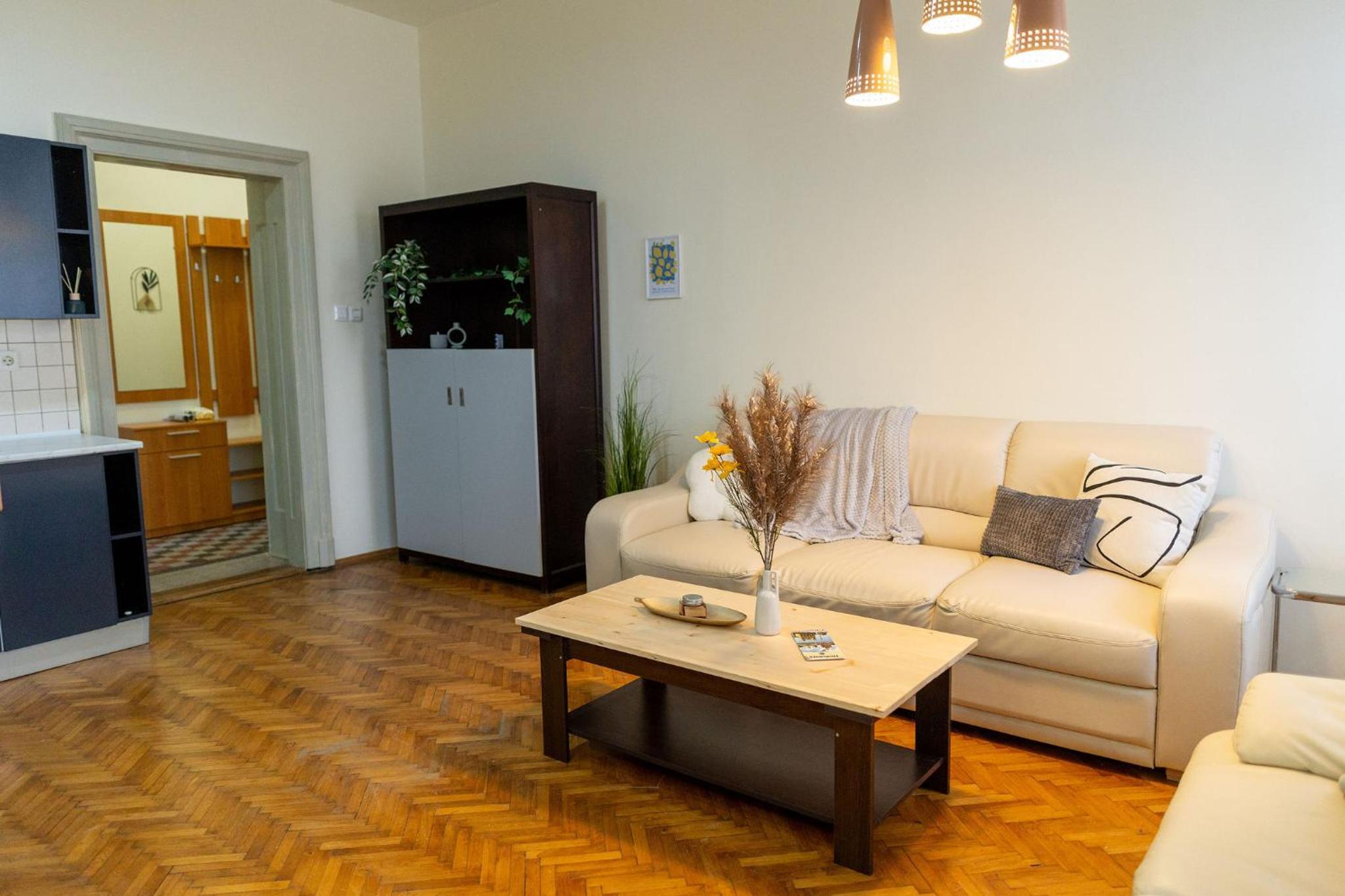 Designer Apartment with City Views - Prime Central Location