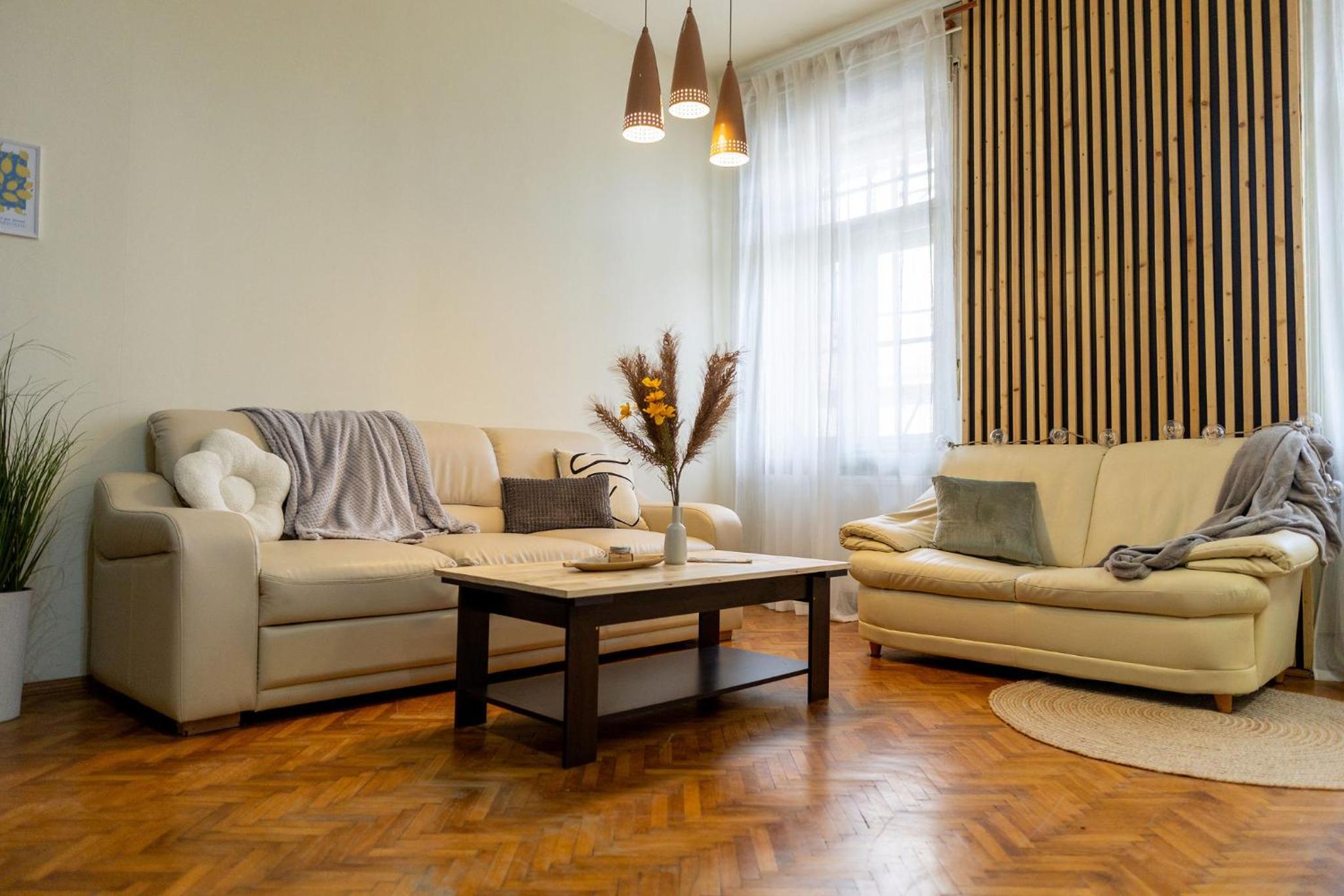 Designer Apartment with City Views - Prime Central Location
