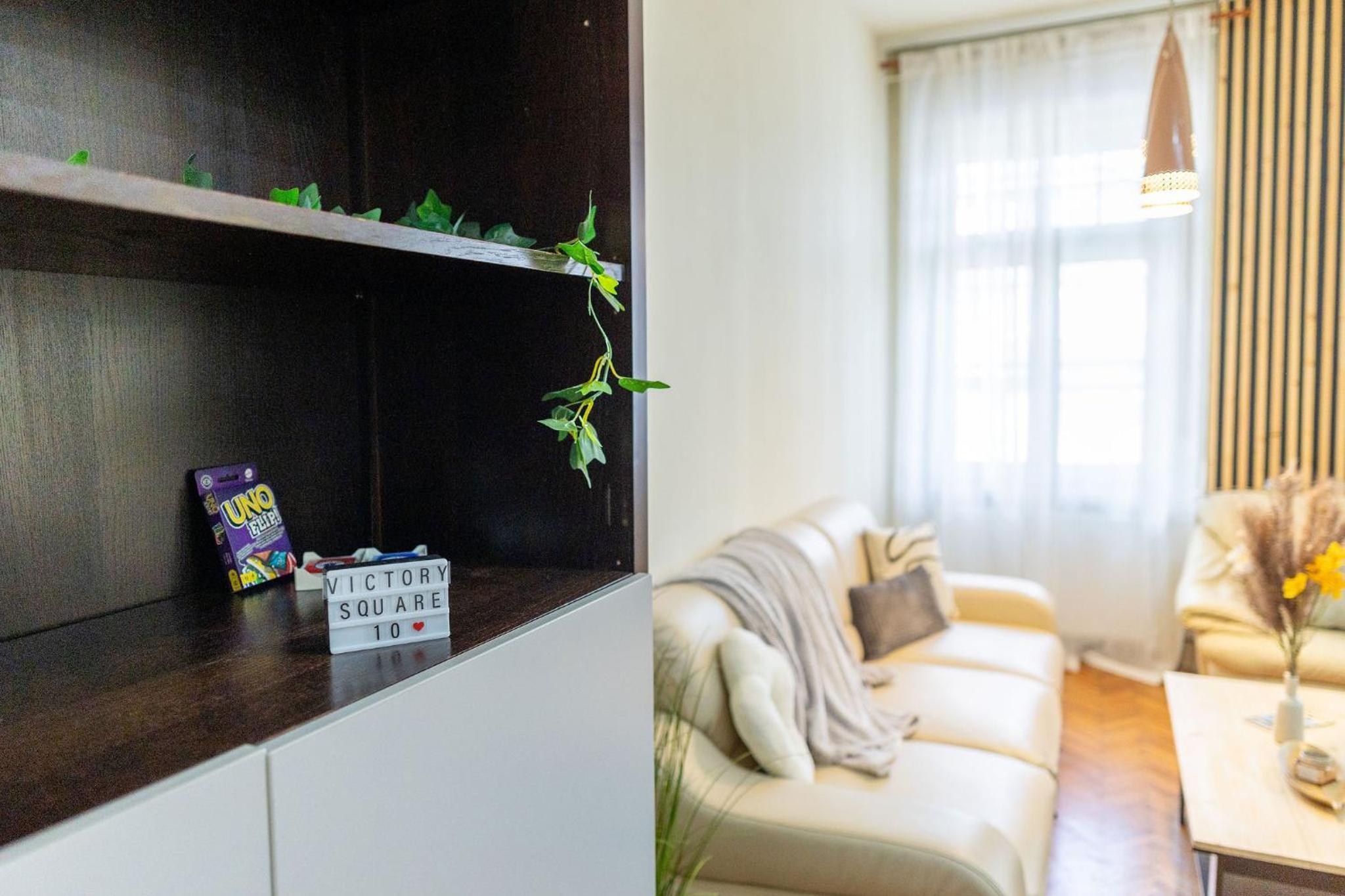 Designer Apartment with City Views - Prime Central Location