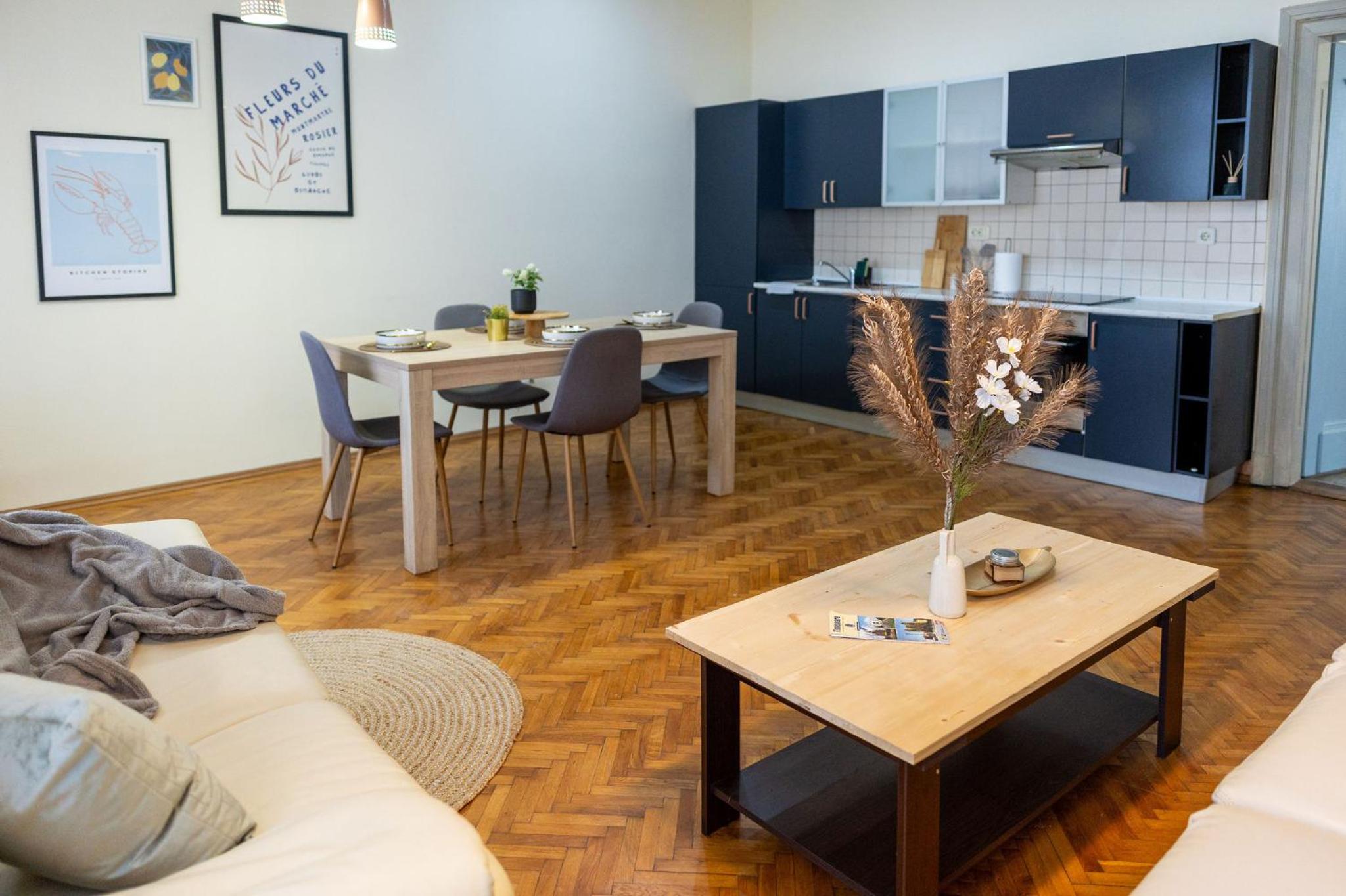 Designer Apartment with City Views - Prime Central Location