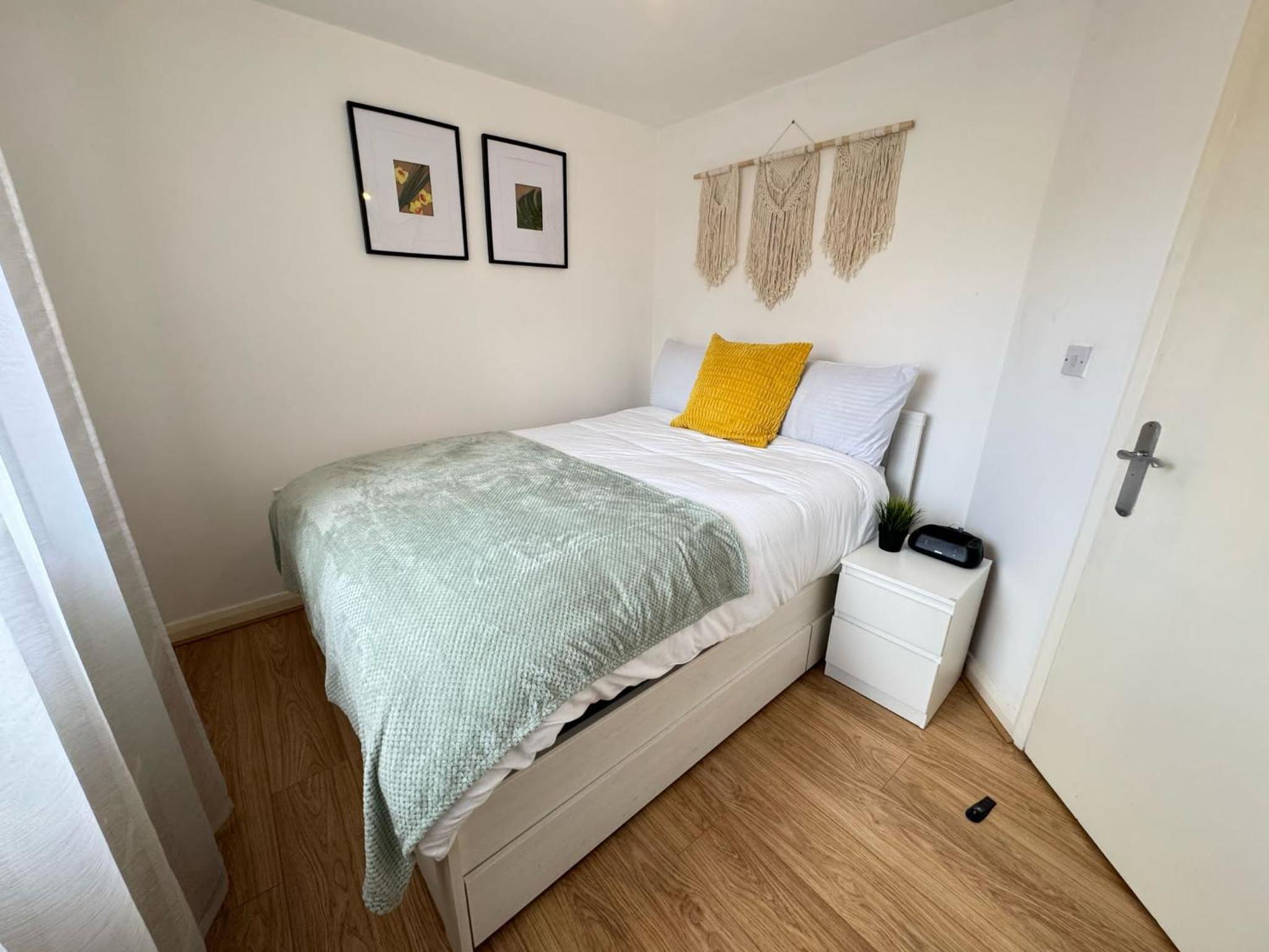 Spacious Beautiful London 2 Bedroom Apartment - 2 Bathrooms