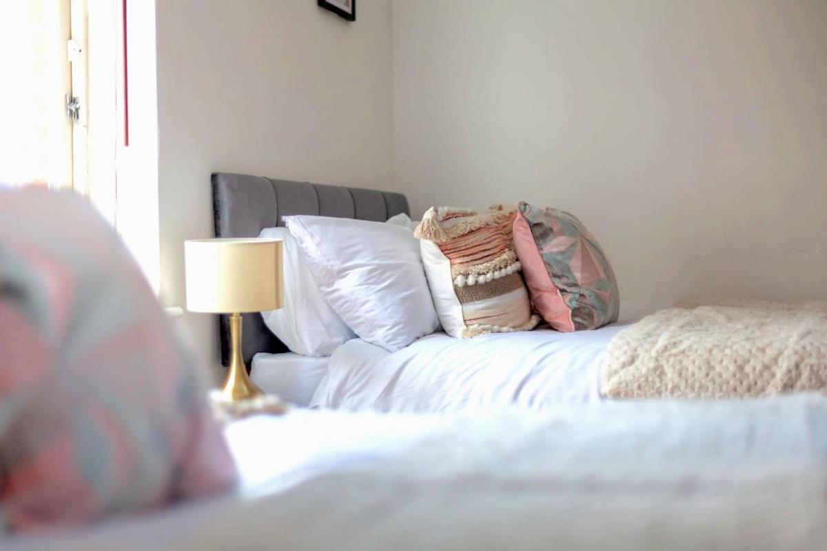 Modern 3 beds Apartment with private garden, Battersea, Central LDN