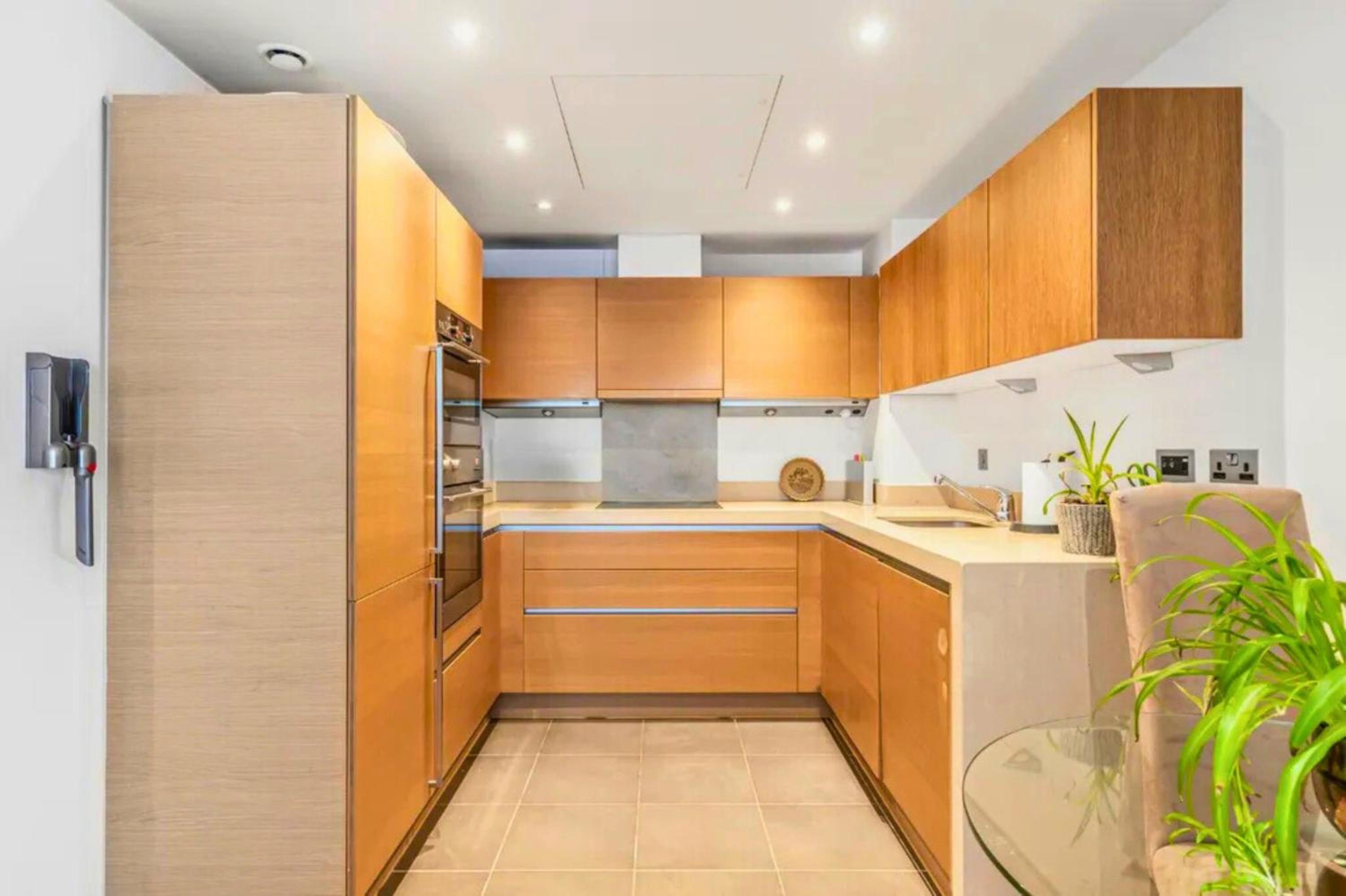 Battersea Power Station 2Bed 2Bath, Riverside Balcony Terrace, AC, 1000MB internet speed