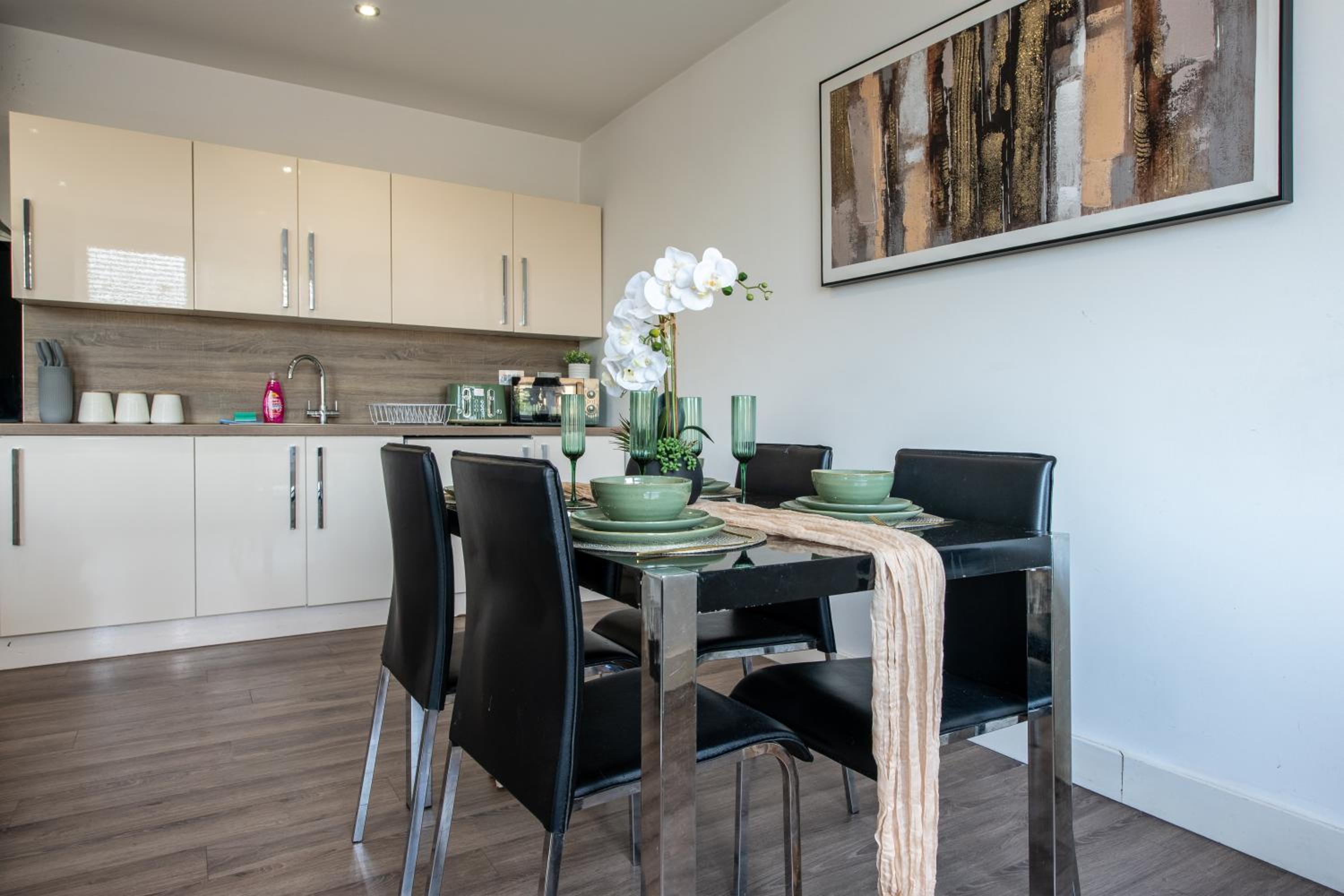 Birmingham Jewellery Quarter 1BR with Parking & WiFi