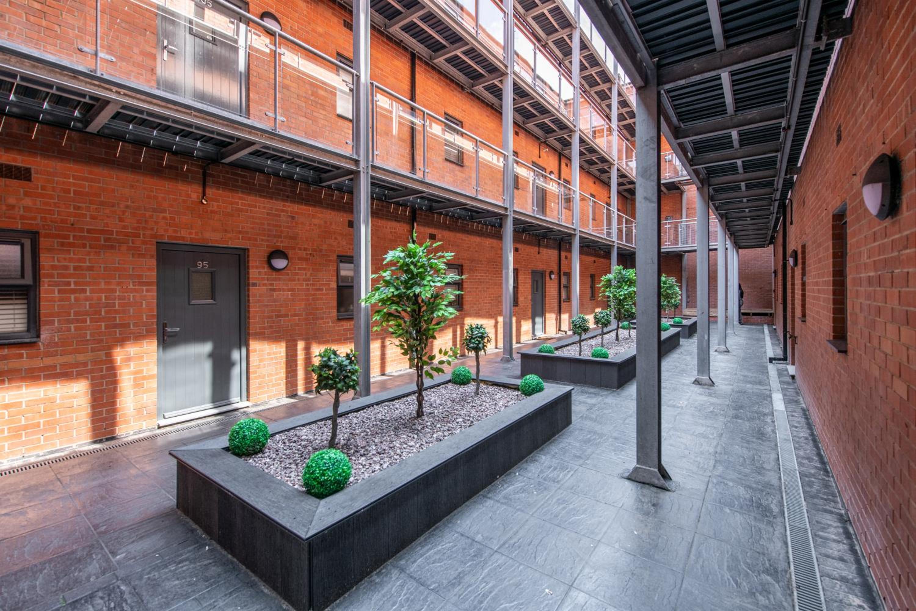 Birmingham Jewellery Quarter 1BR with Parking & WiFi