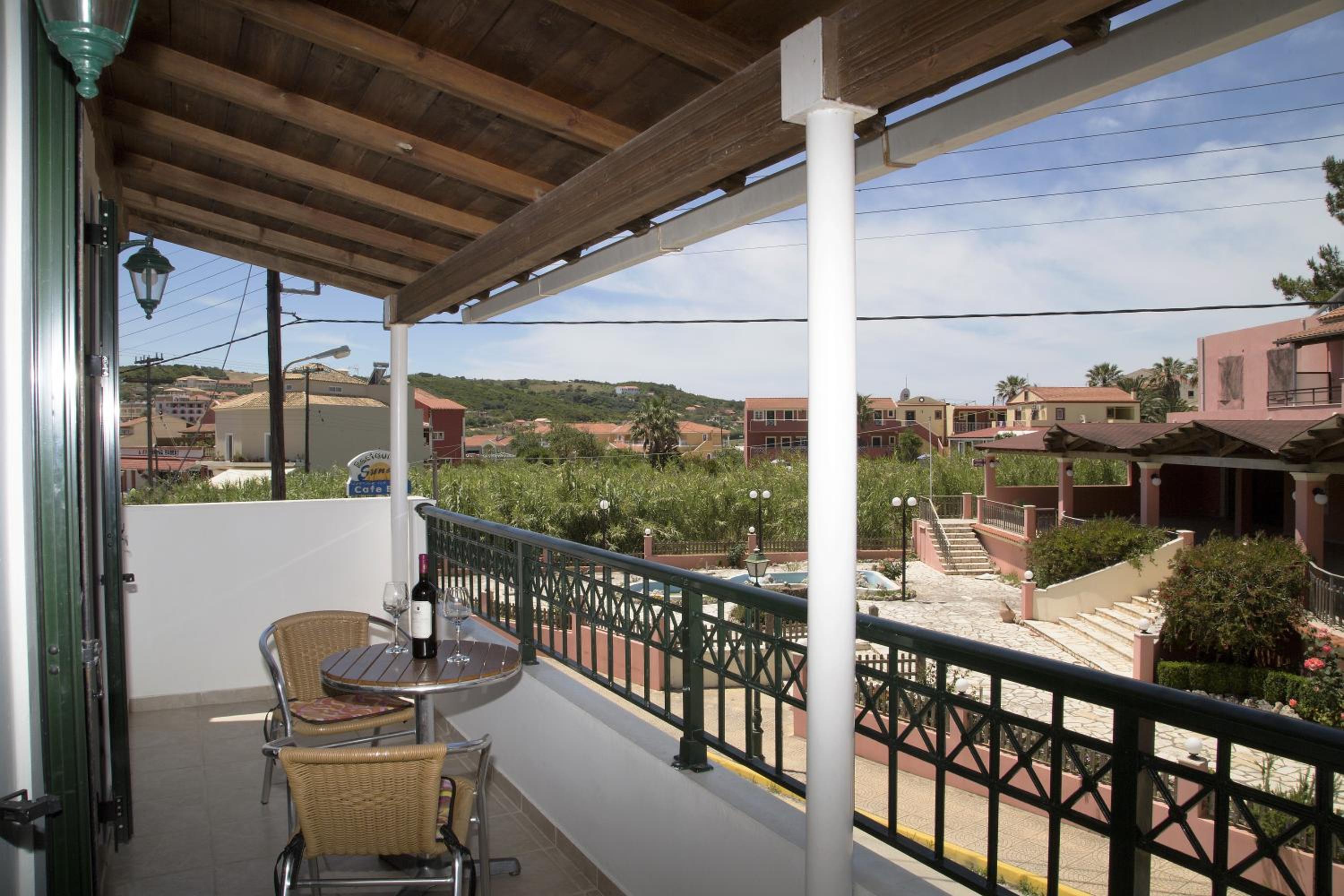 Helen Apartments & Studios photo 3
