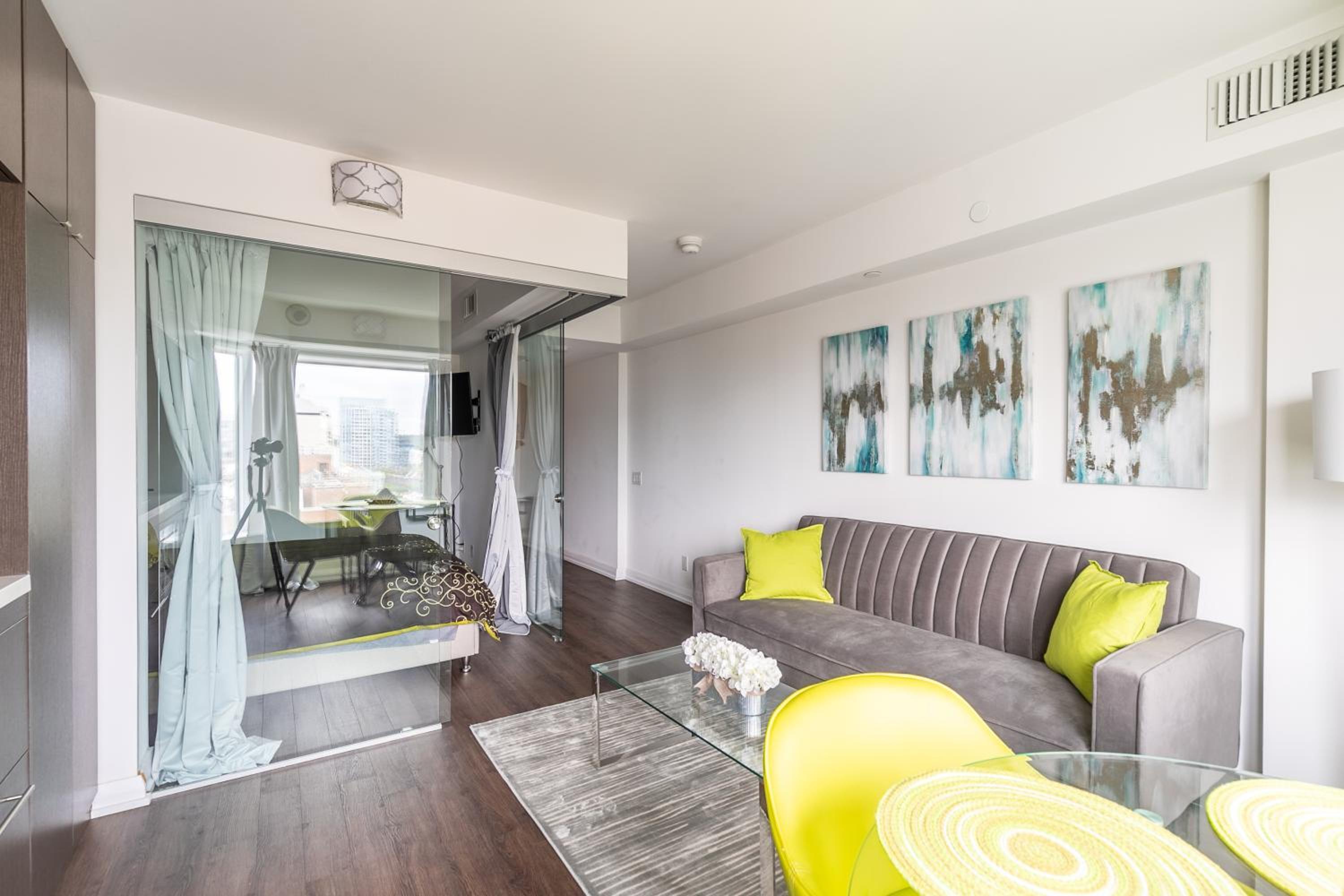Forest 1Bd & DEN in Yorkville 10 Floor