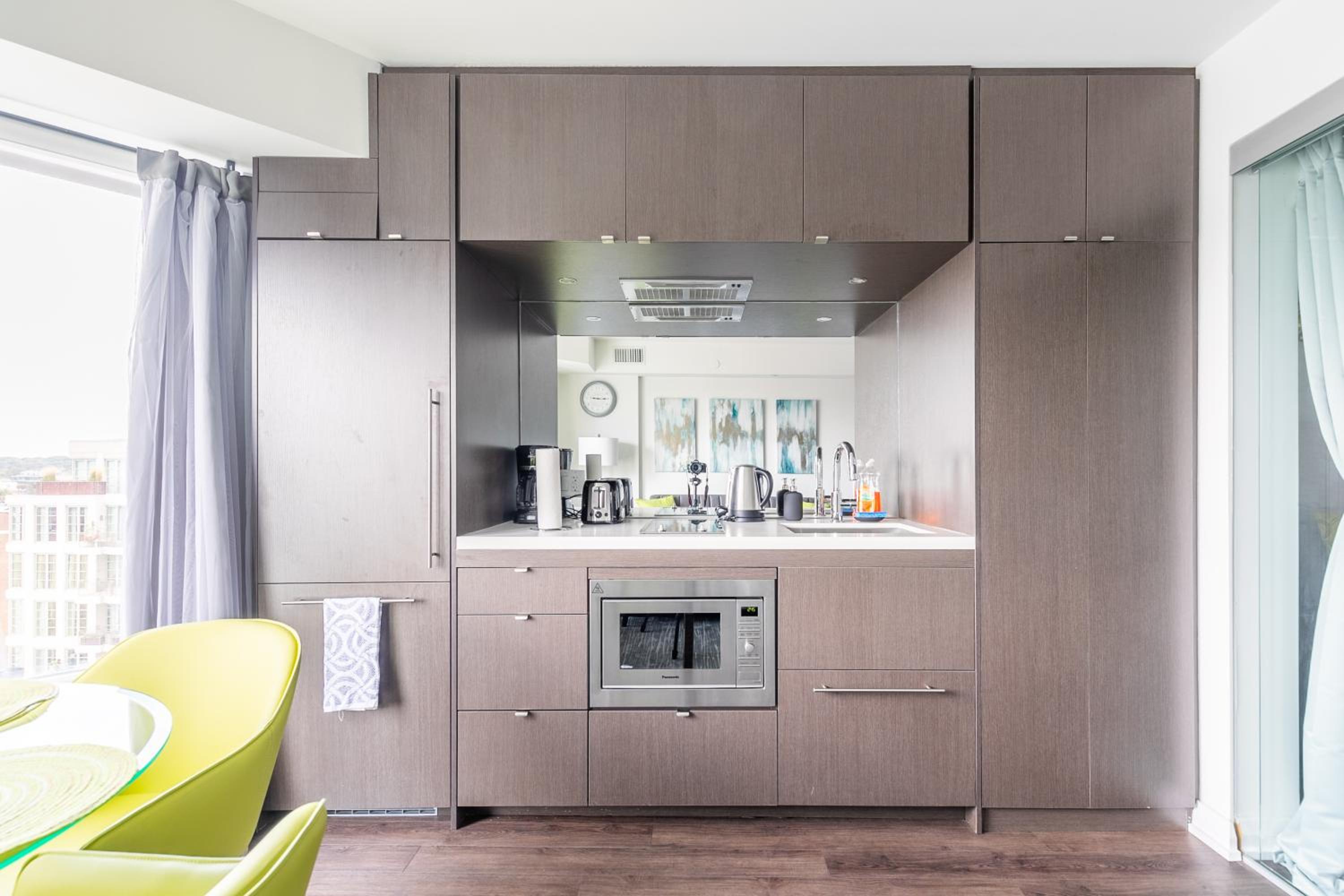 Forest 1Bd & DEN in Yorkville 10 Floor