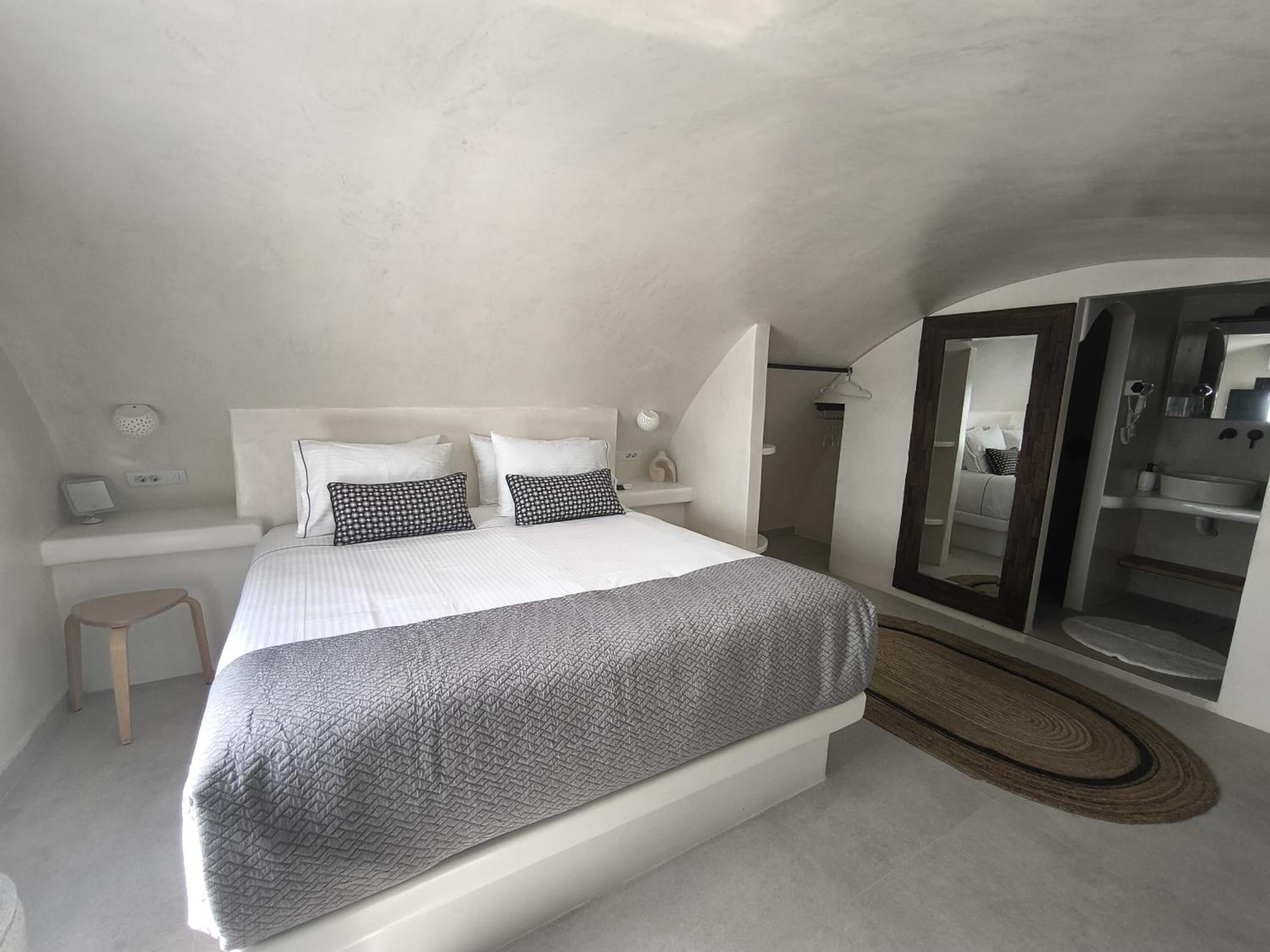 EXO Santorini Sea View Private Pool Villa and Suites