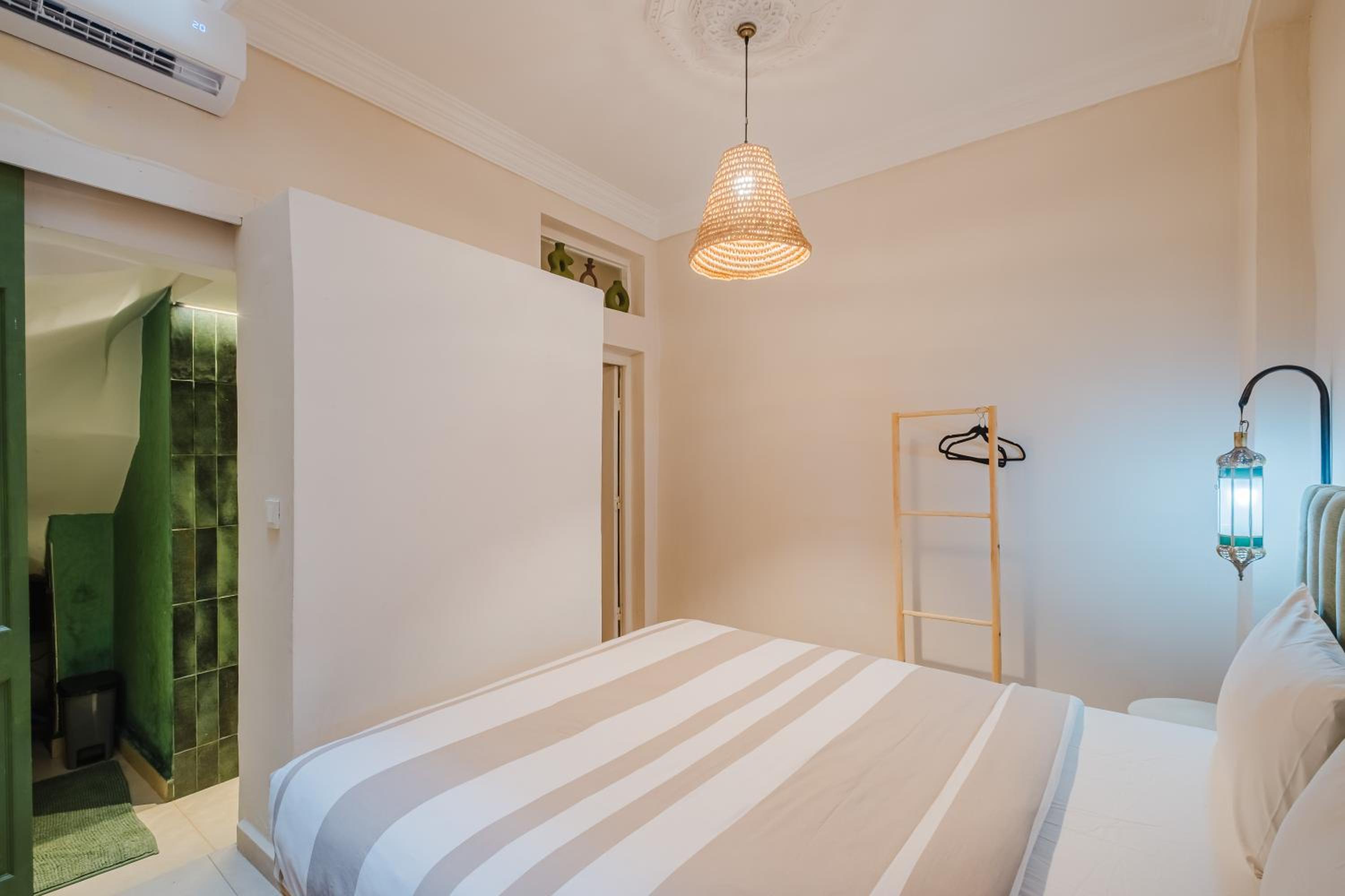 Heart of Gueliz Rooftop Terrace with Pool and Breakfast Free WiFi 3 Bedrooms