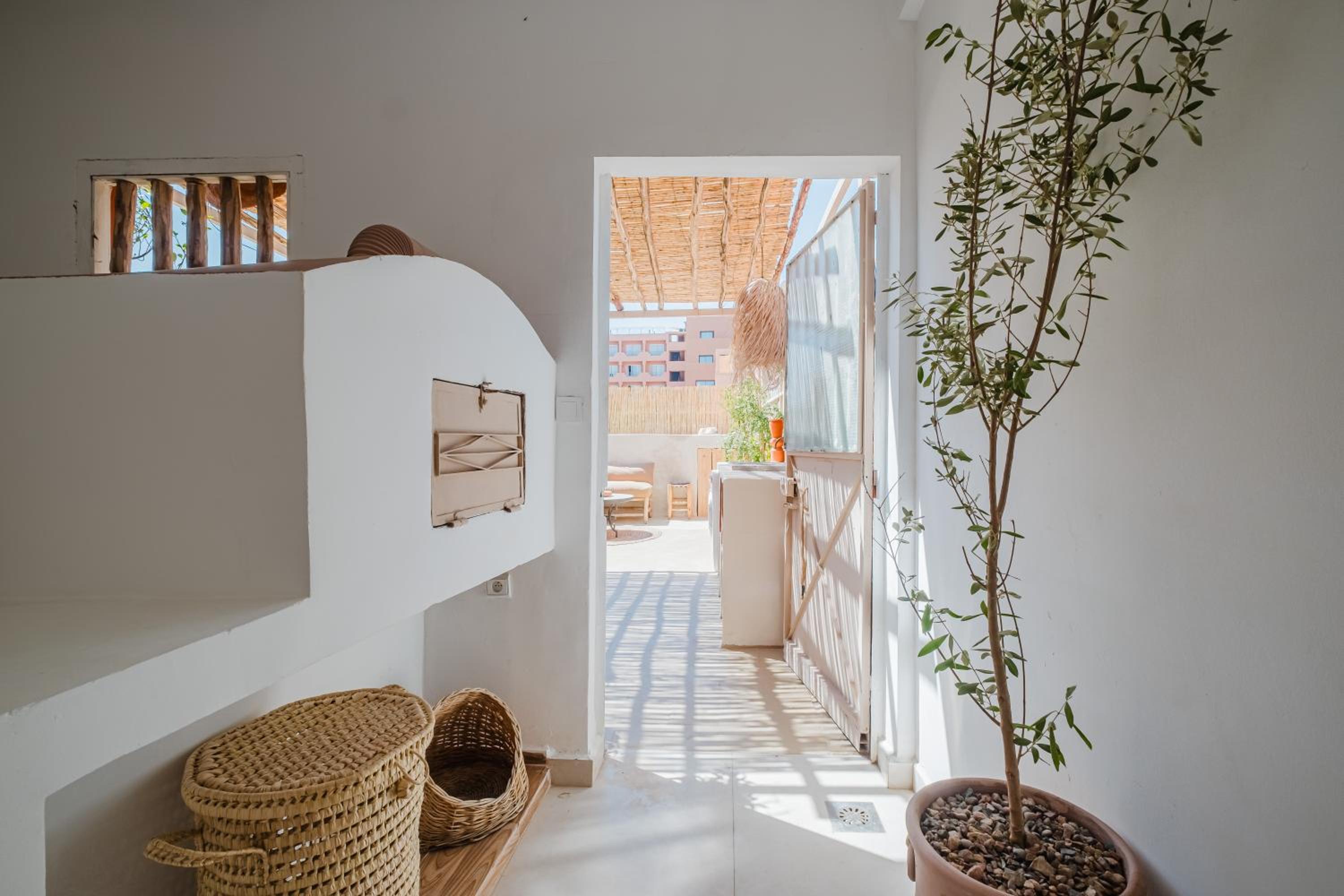 Heart of Gueliz Rooftop Terrace with Pool and Breakfast Free WiFi 3 Bedrooms