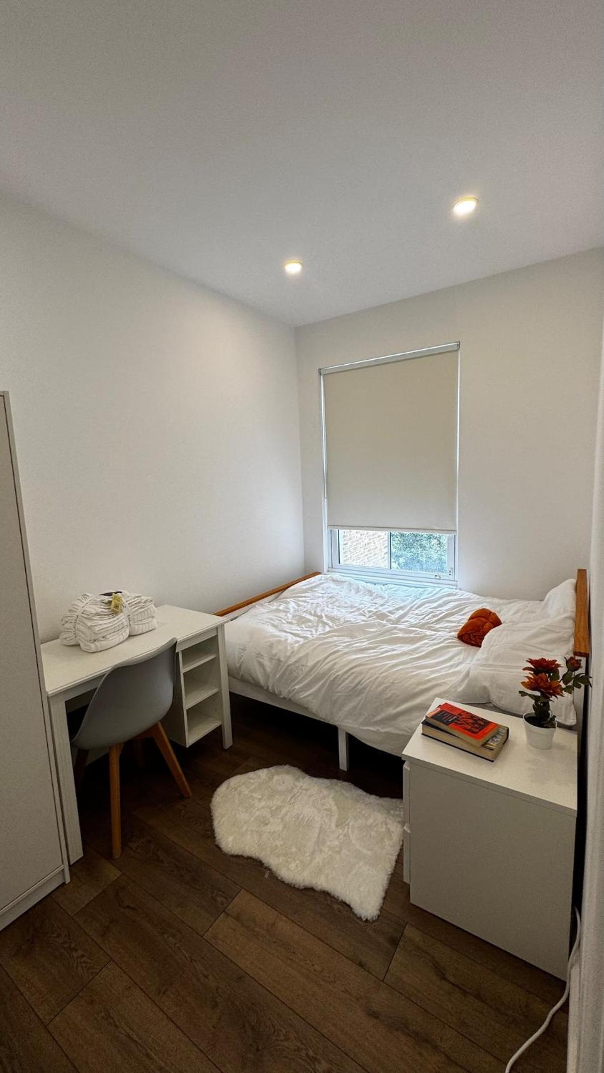 Deluxe Suite w PS5, Balcony, Netflix, Sleeps 6, ideal for relocators and professionals