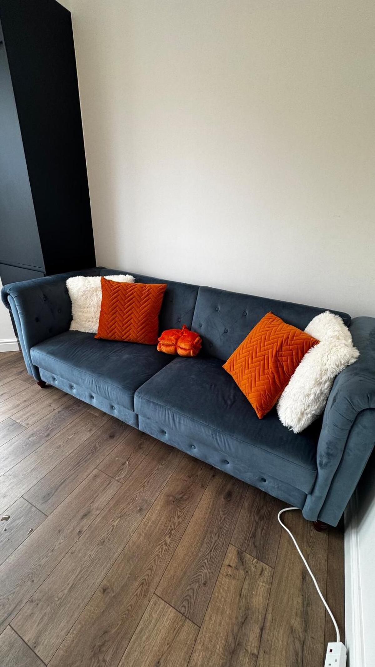 Deluxe Suite w PS5, Balcony, Netflix, Sleeps 6, ideal for relocators and professionals