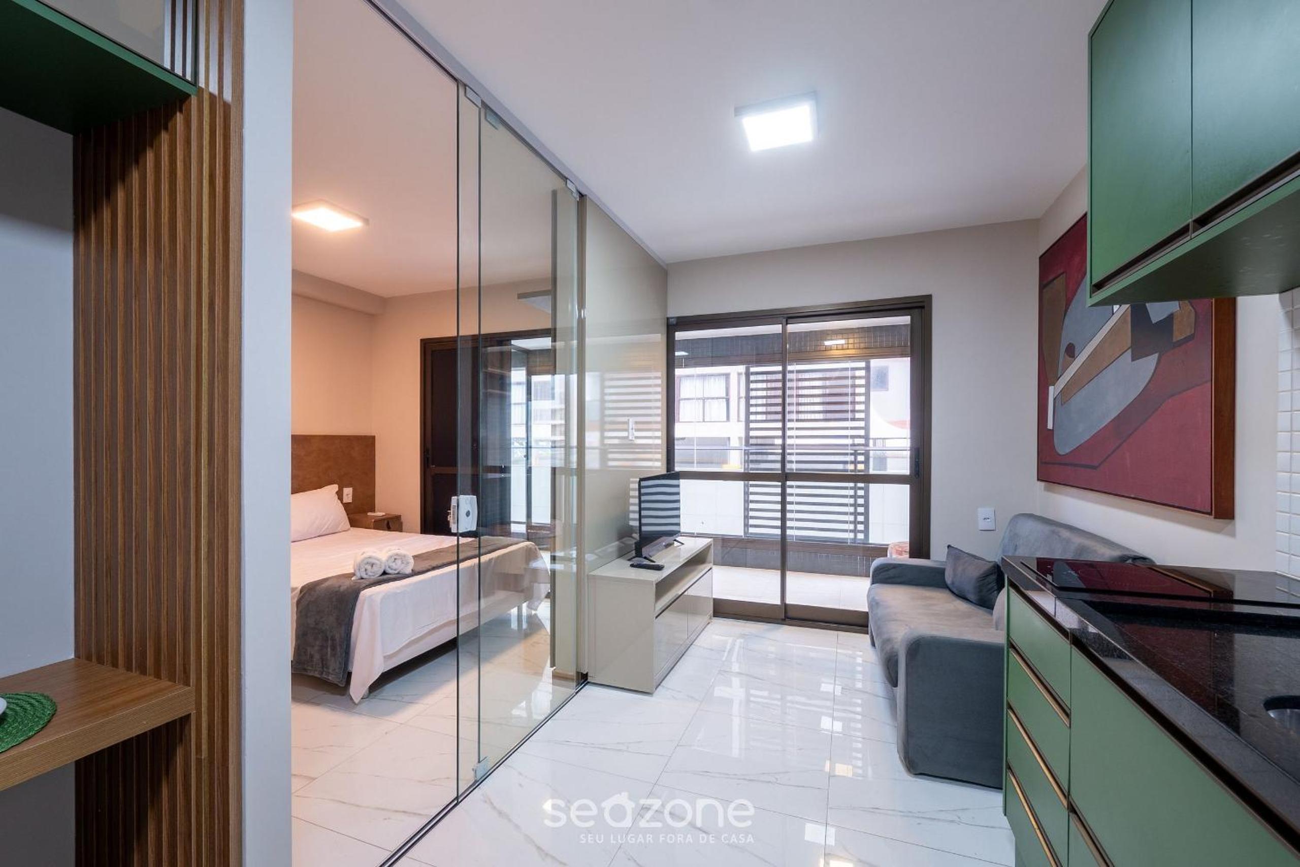 1 Bedroom Apart w/ Air 120m from the Beach ESB0310