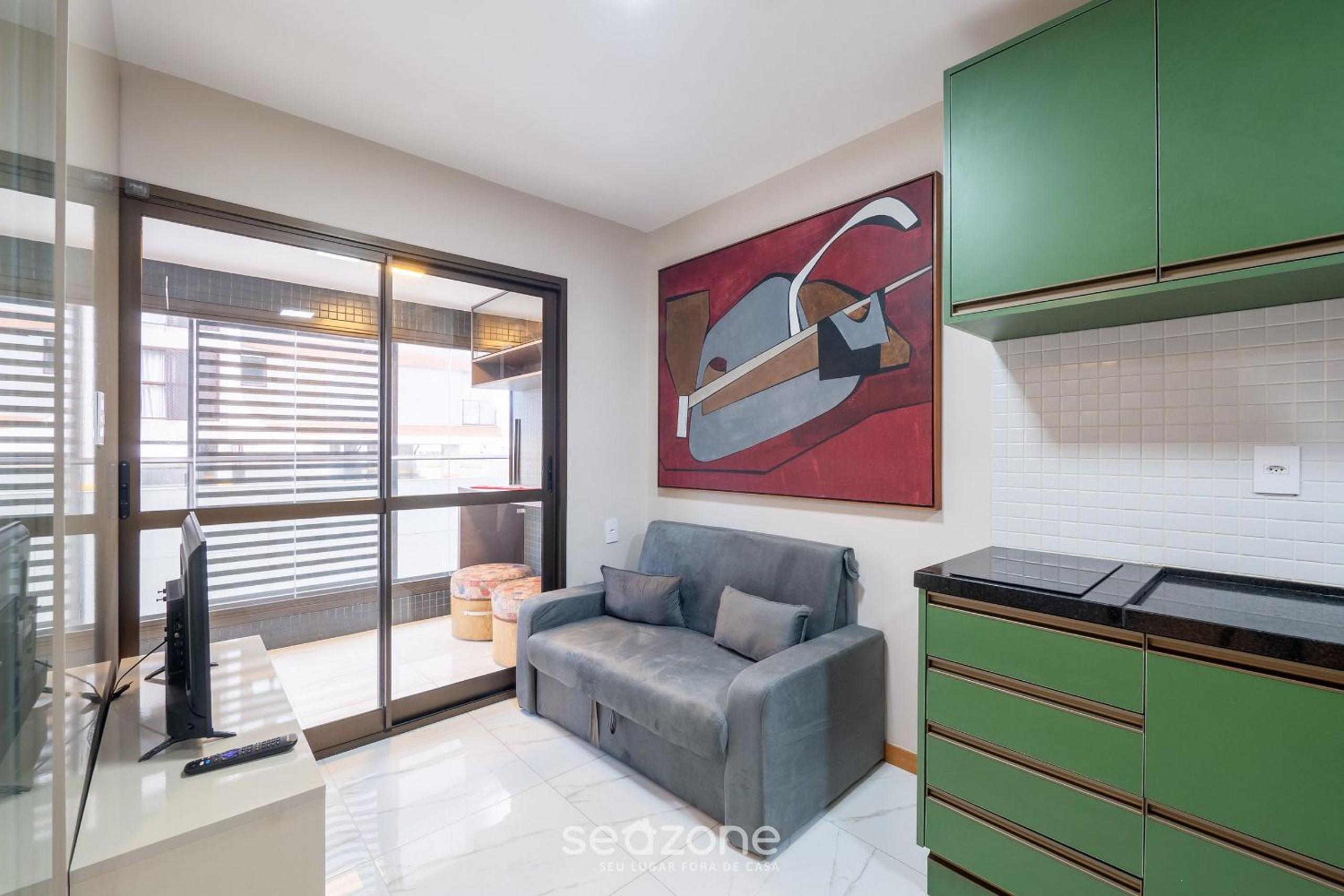 1 Bedroom Apart w/ Air 120m from the Beach ESB0310