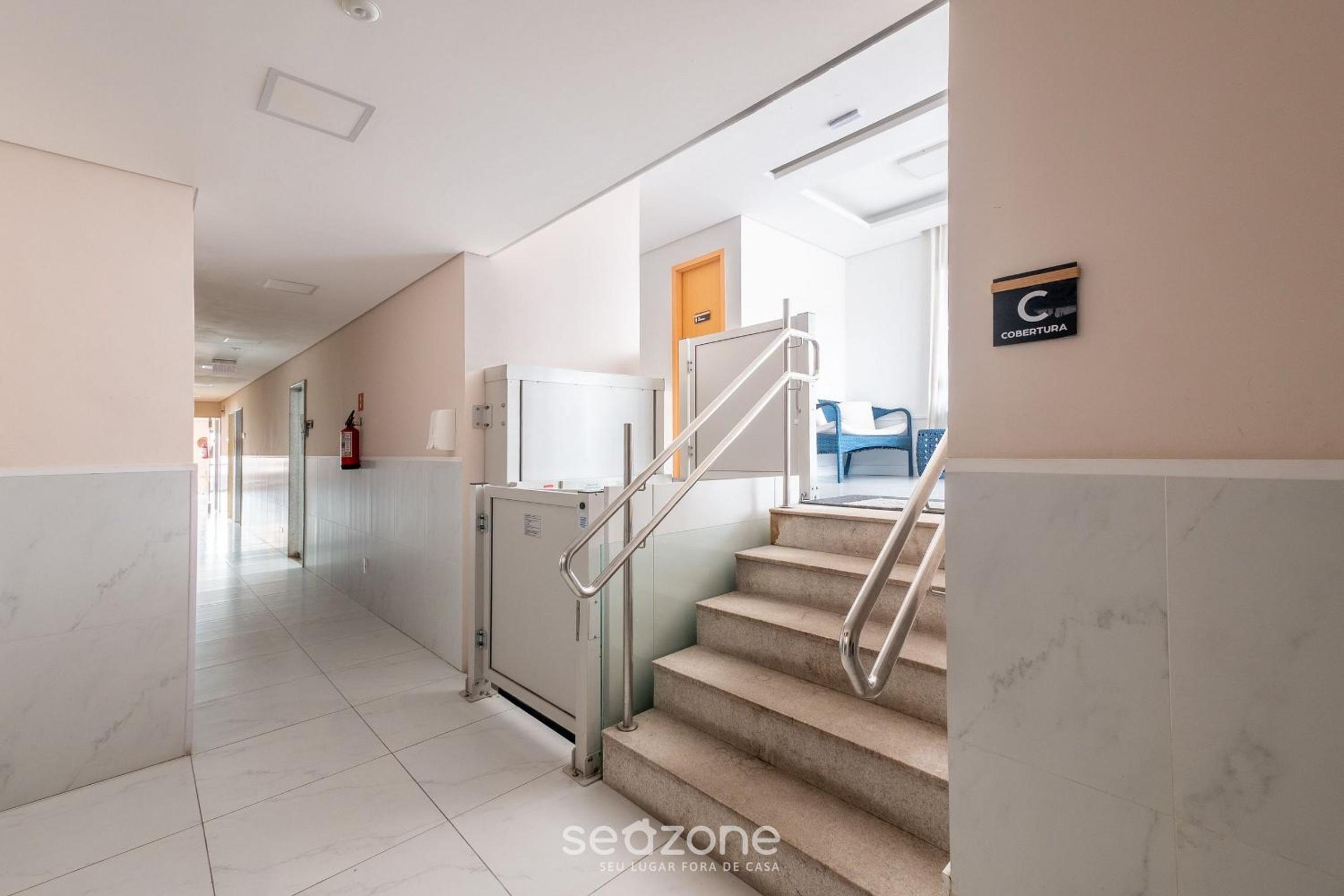 1 Bedroom Apart w/ Air 120m from the Beach ESB0310