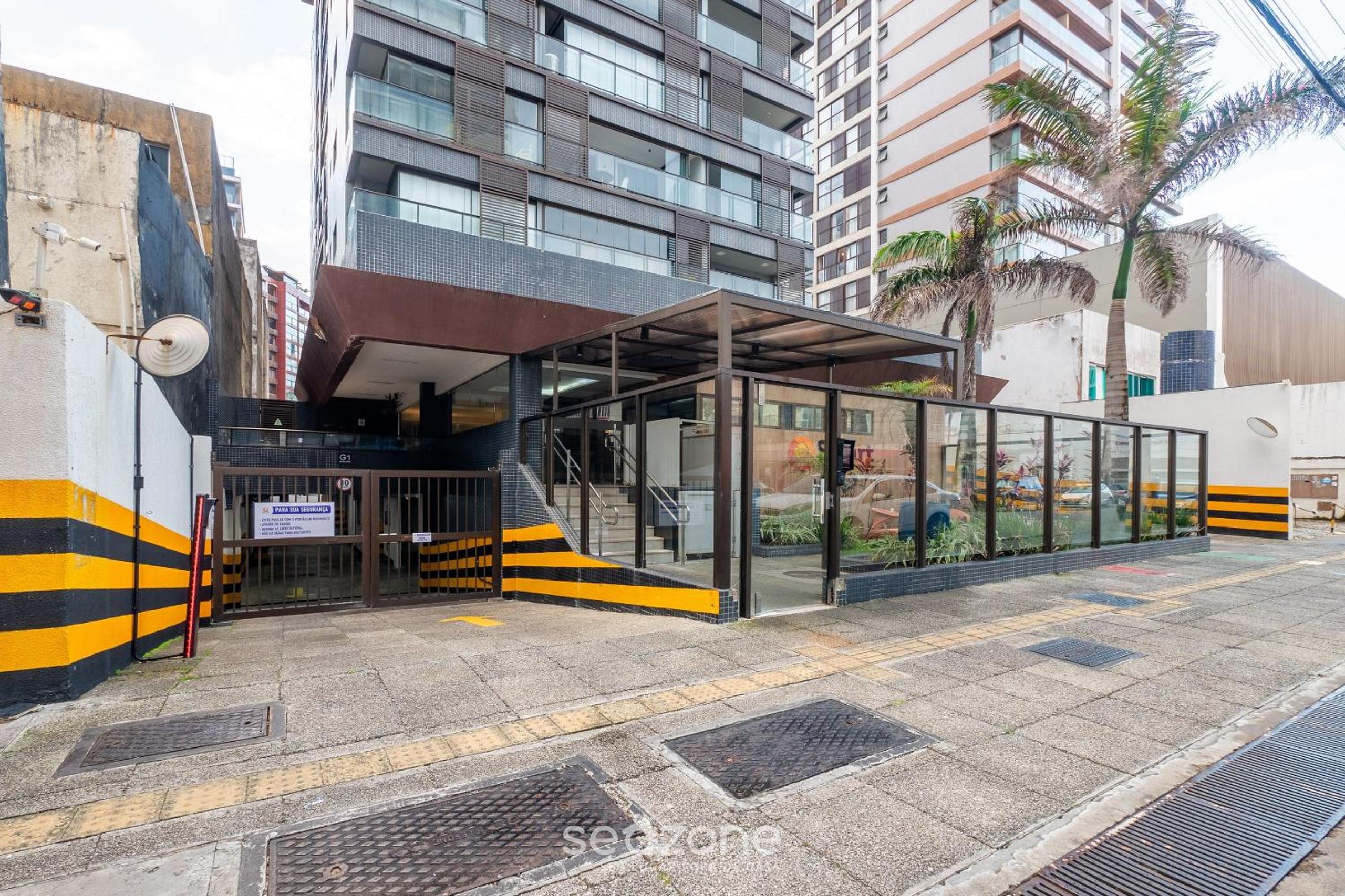 1 Bedroom Apart w/ Air 120m from the Beach ESB0310