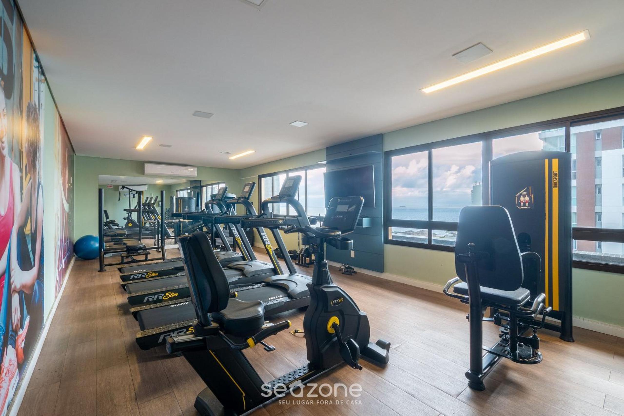 1 Bedroom Apart w/ Air 120m from the Beach ESB0310