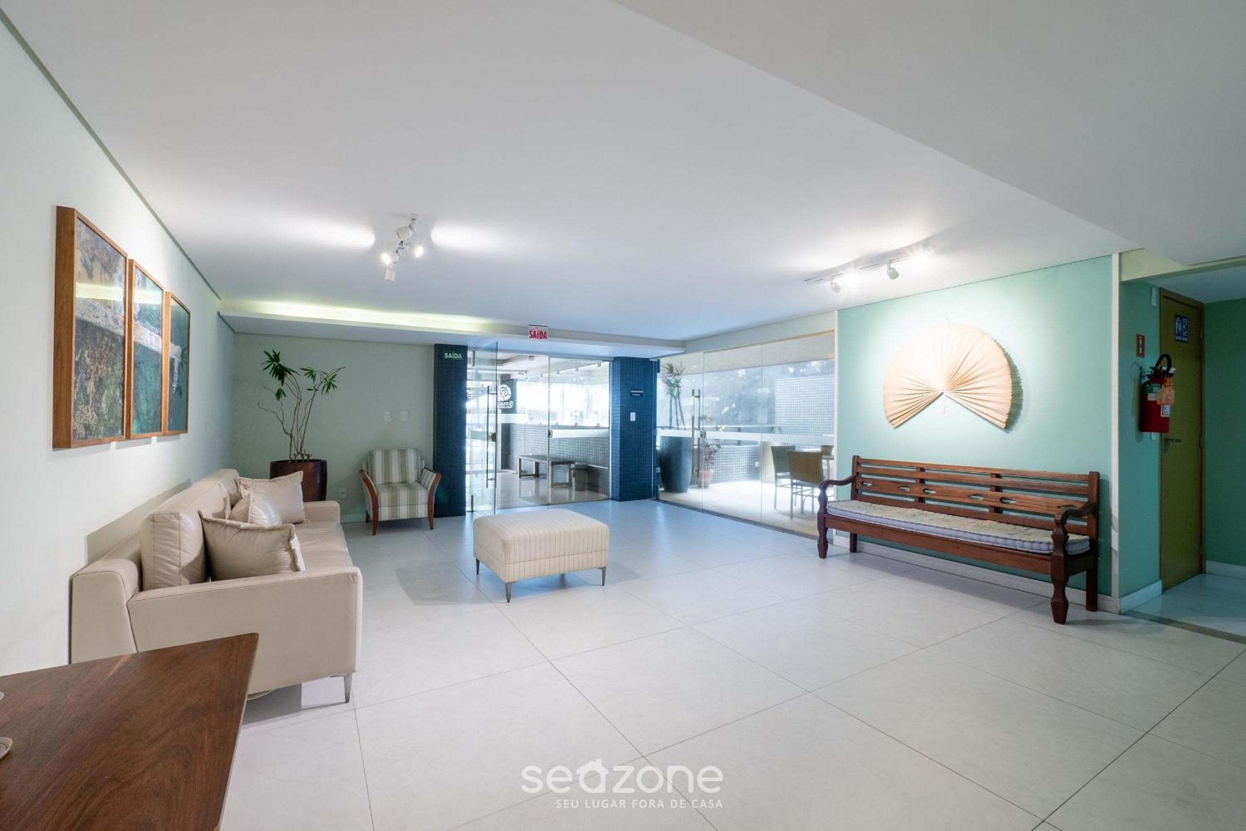 1 Bedroom Apart w/ Air 120m from the Beach ESB0310