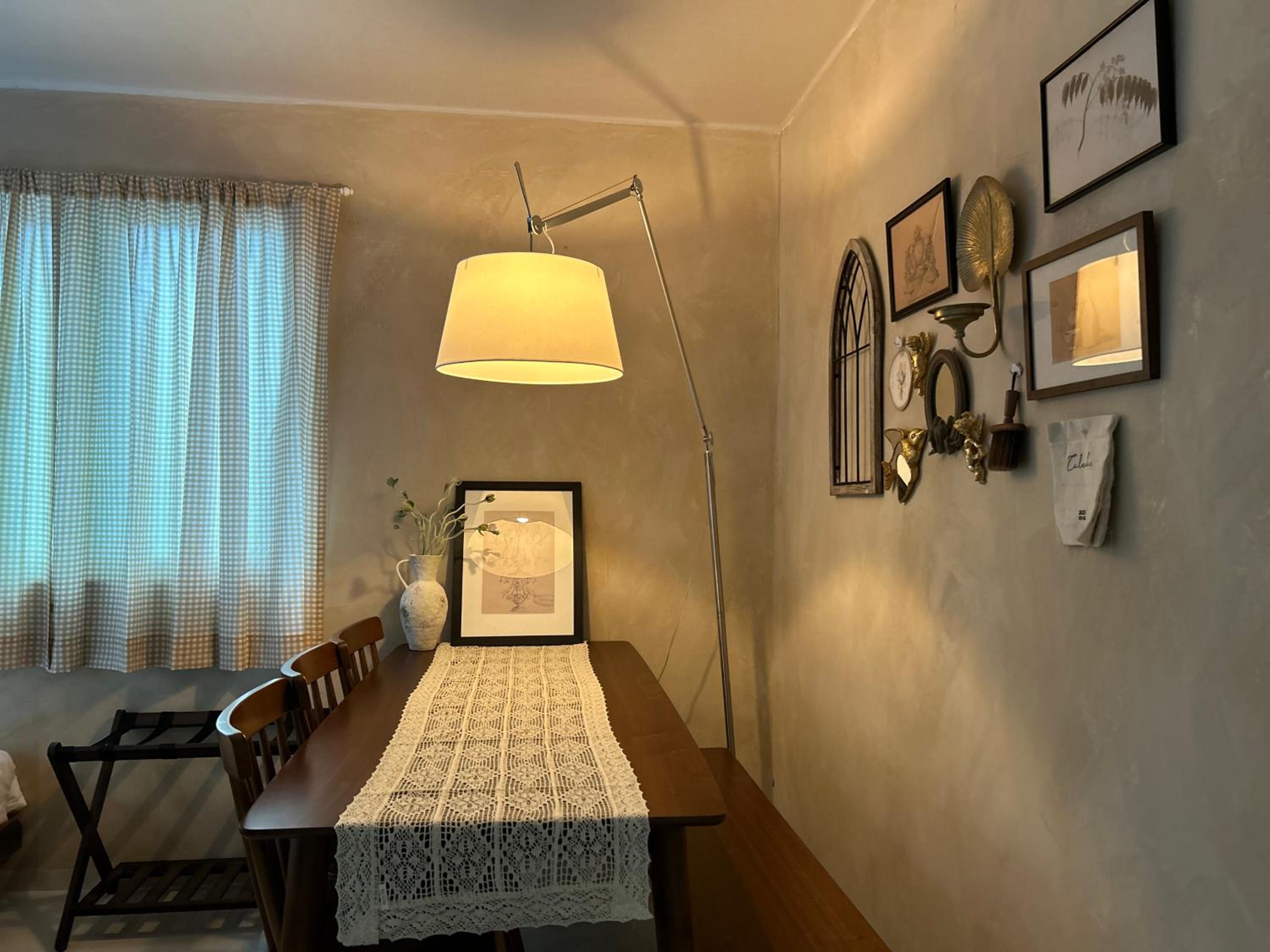 DongMyo Vibe 2BR Home, 4 Beds, 8 Guests